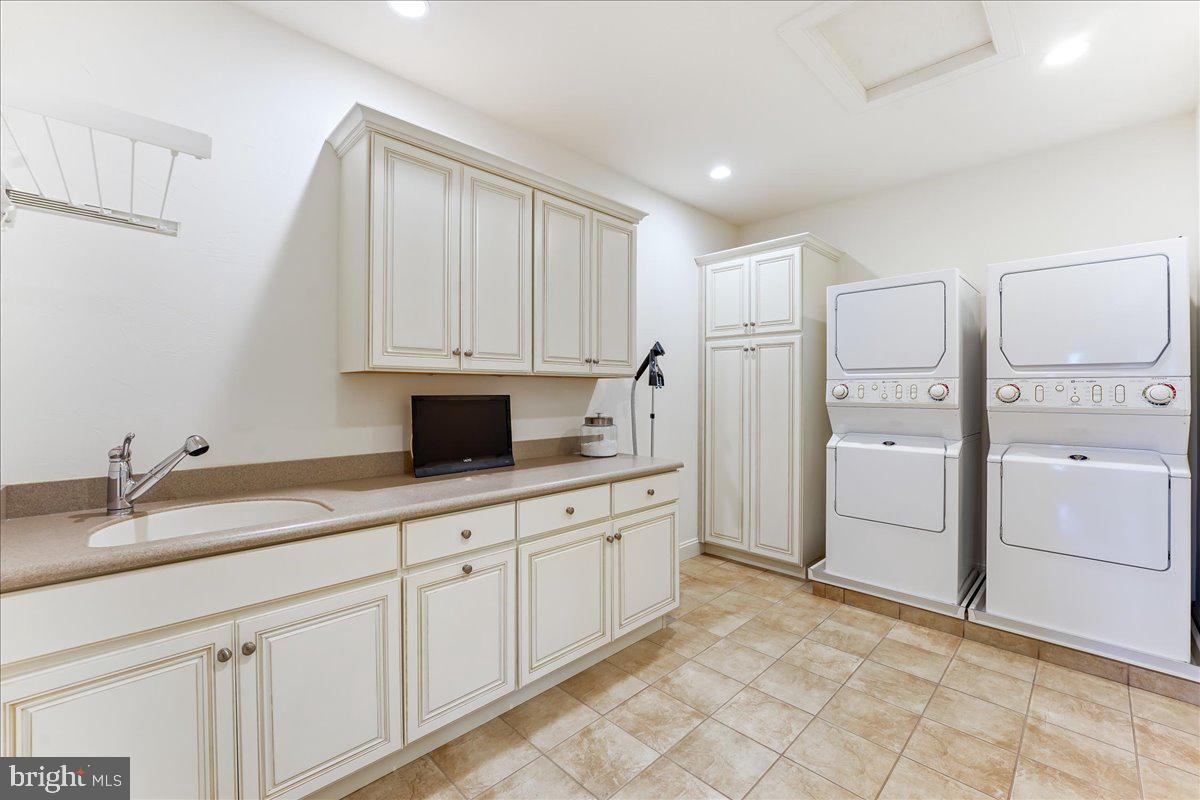 CARLTON NORTH GATE - Residential