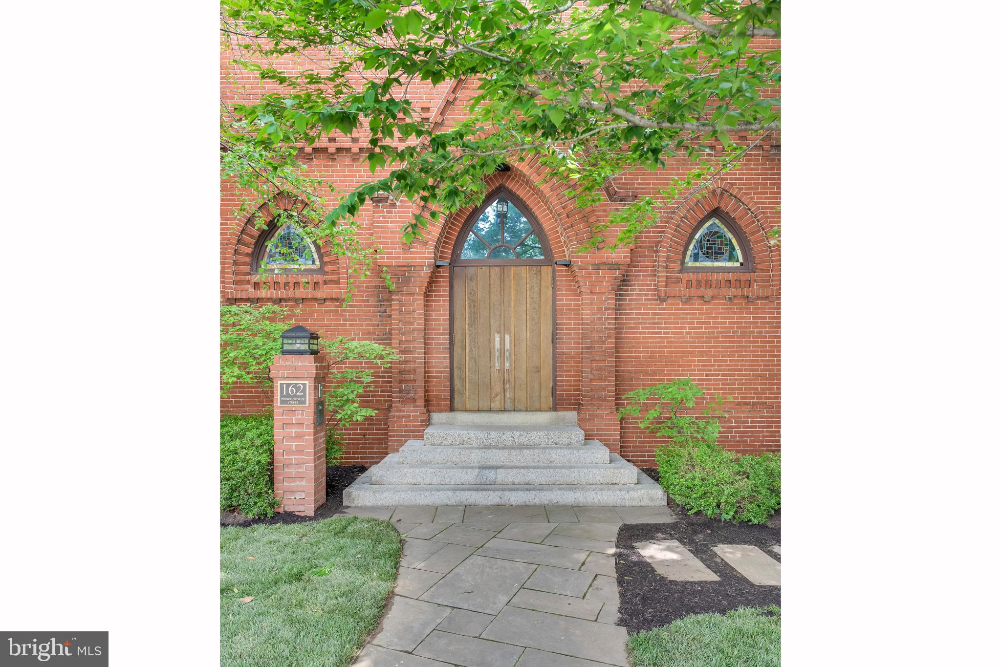 HISTORIC DISTRICT - Residential Lease