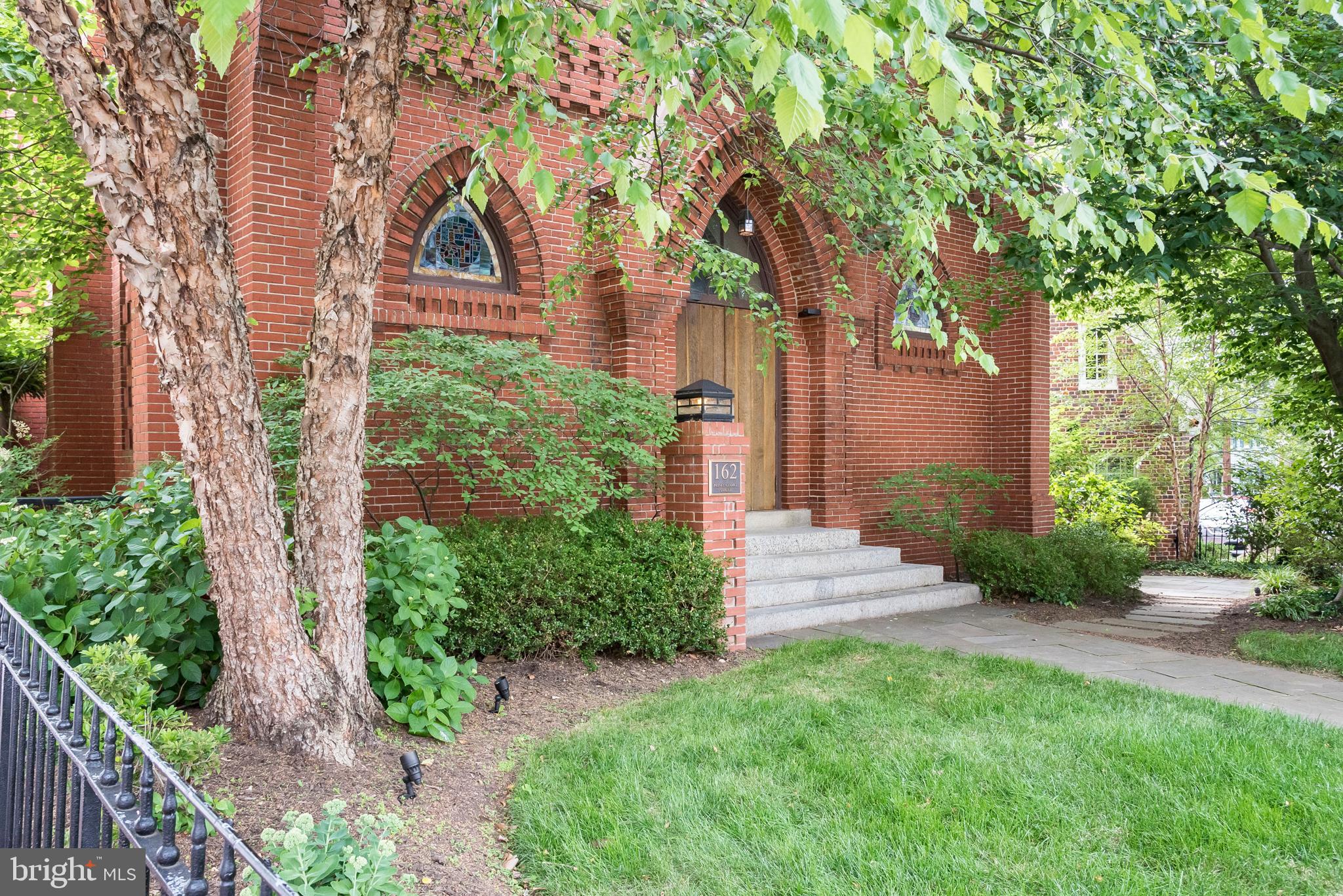 HISTORIC DISTRICT - Residential Lease