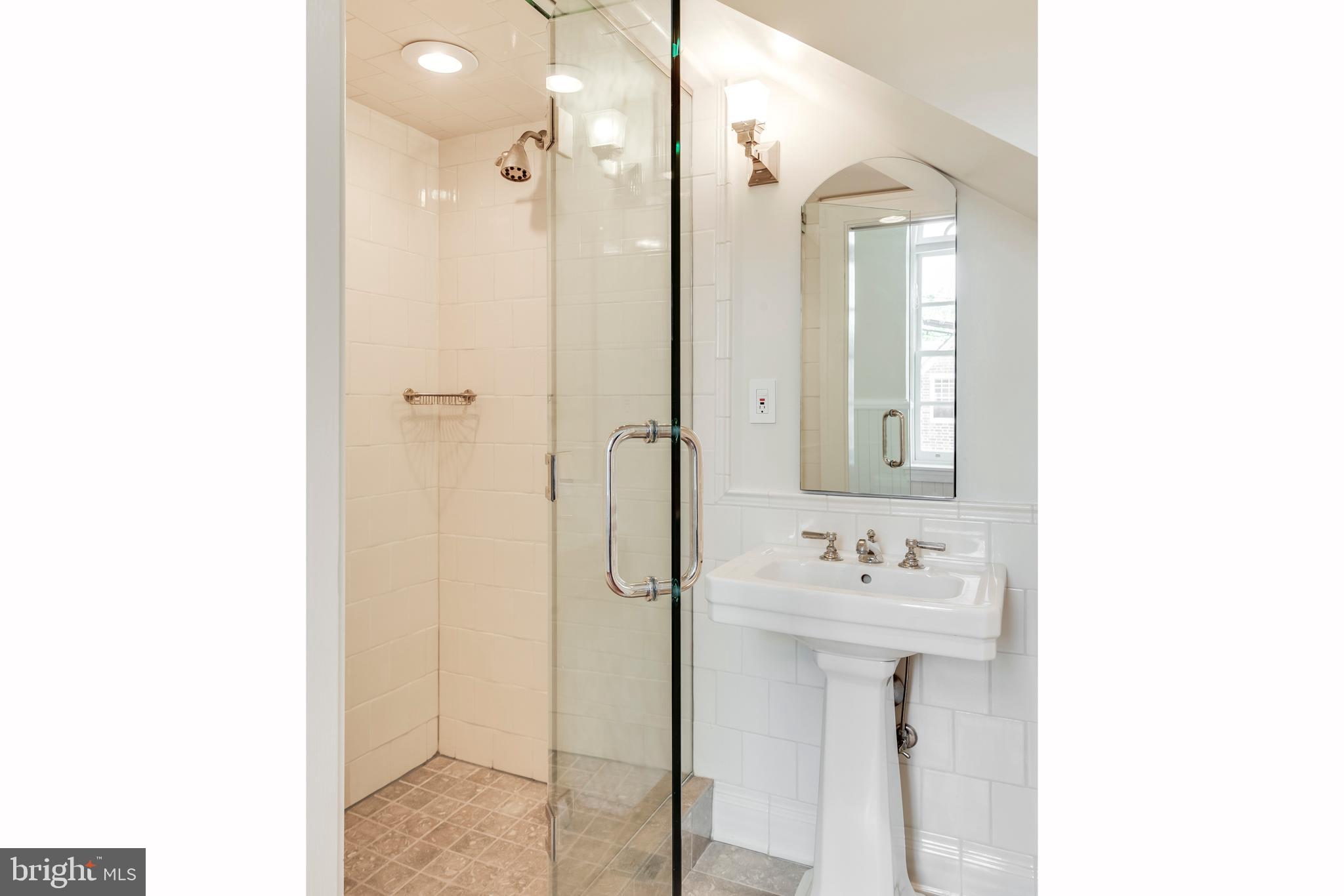 HISTORIC DISTRICT - Residential Lease