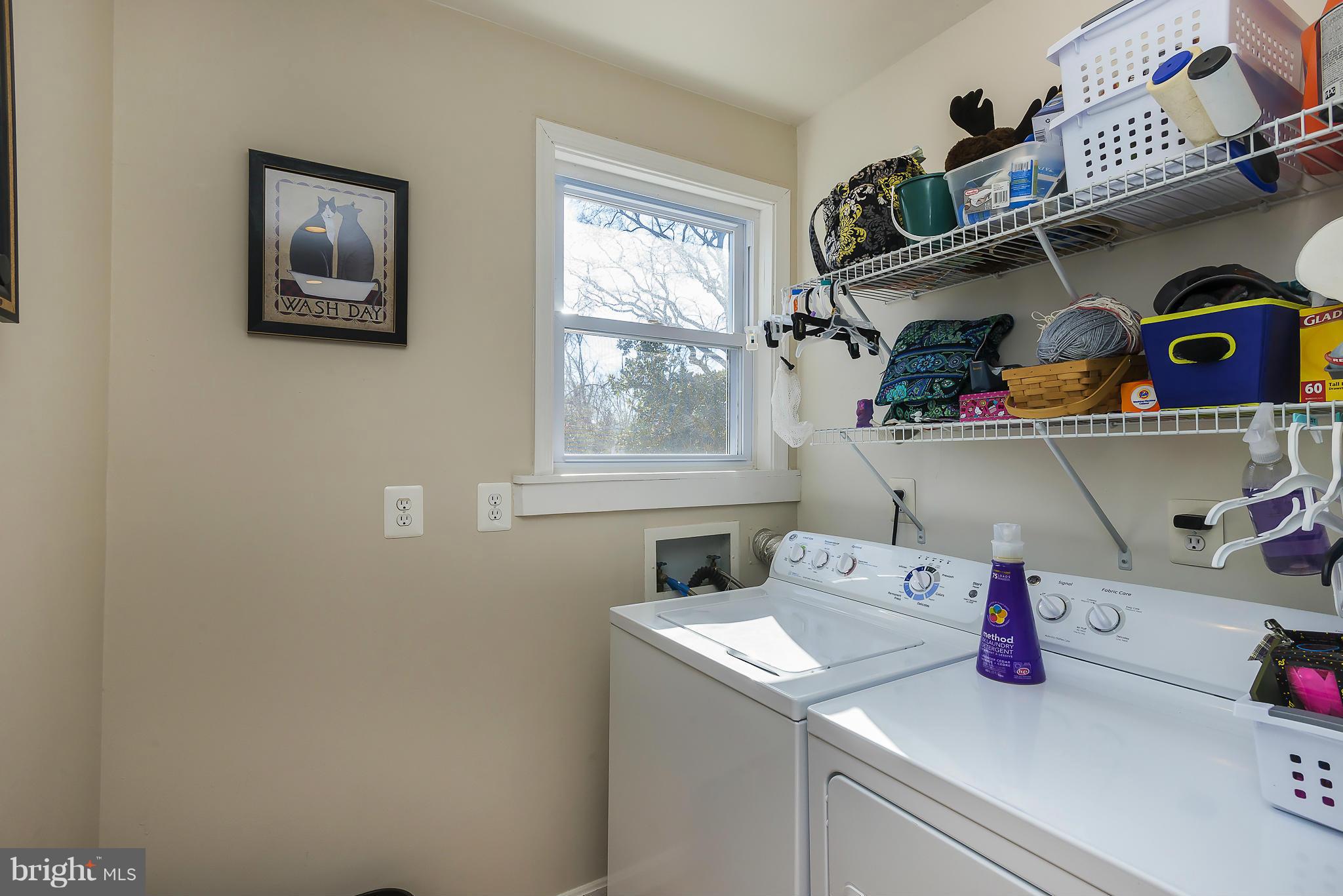 WOODLAND BEACH - Residential