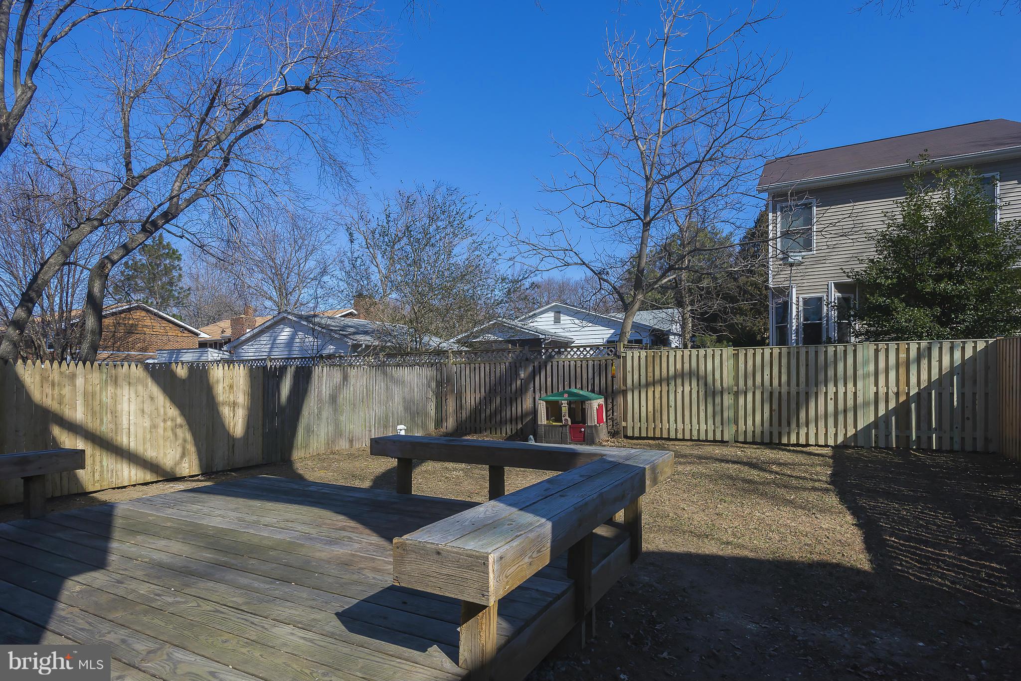 WOODLAND BEACH - Residential