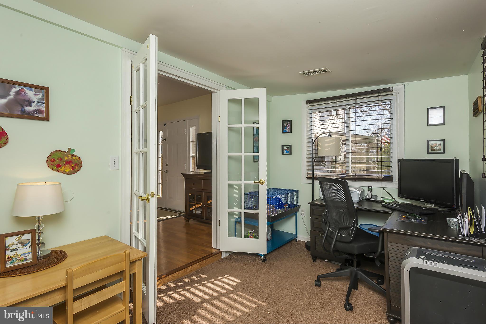 WOODLAND BEACH - Residential