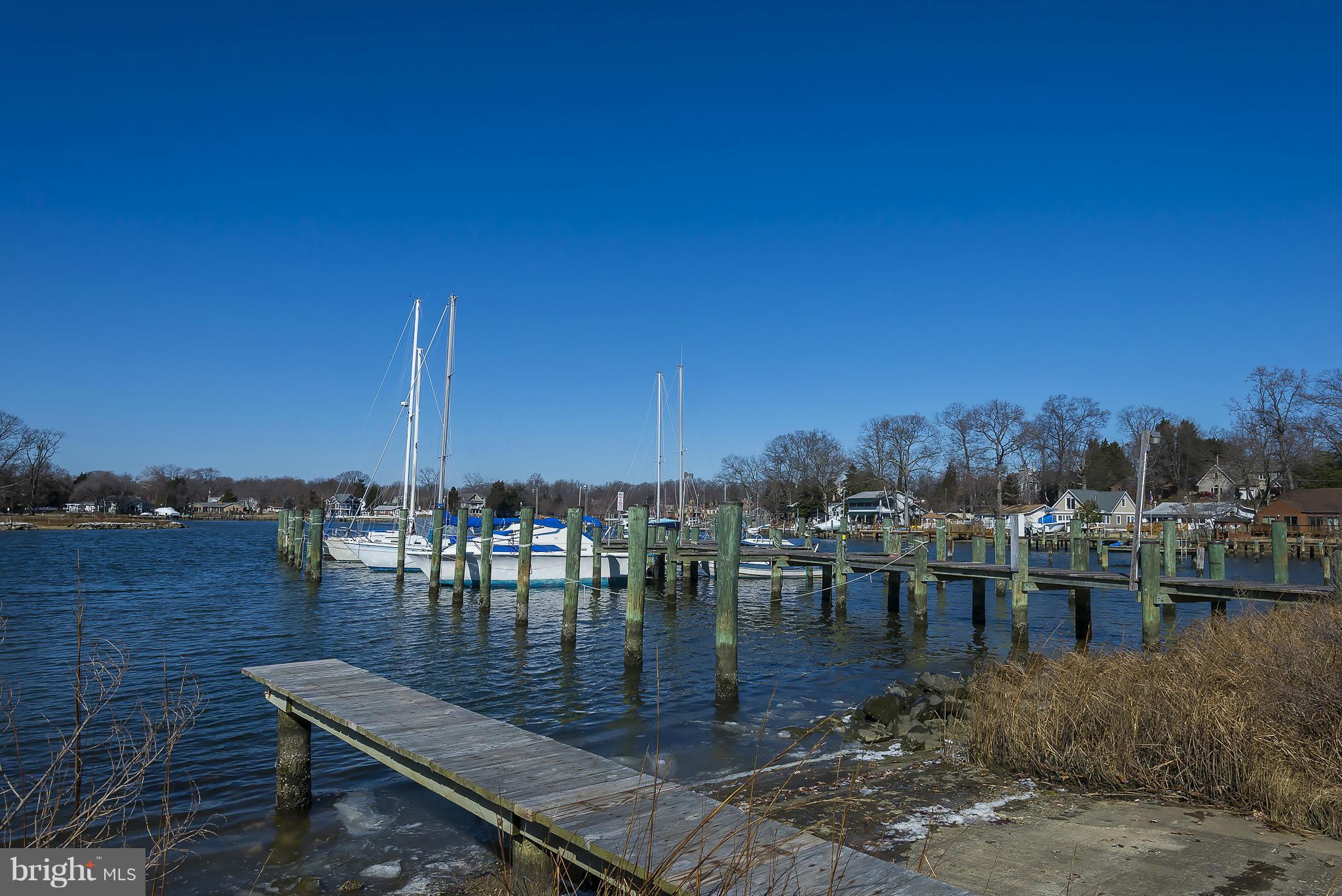 WOODLAND BEACH - Residential
