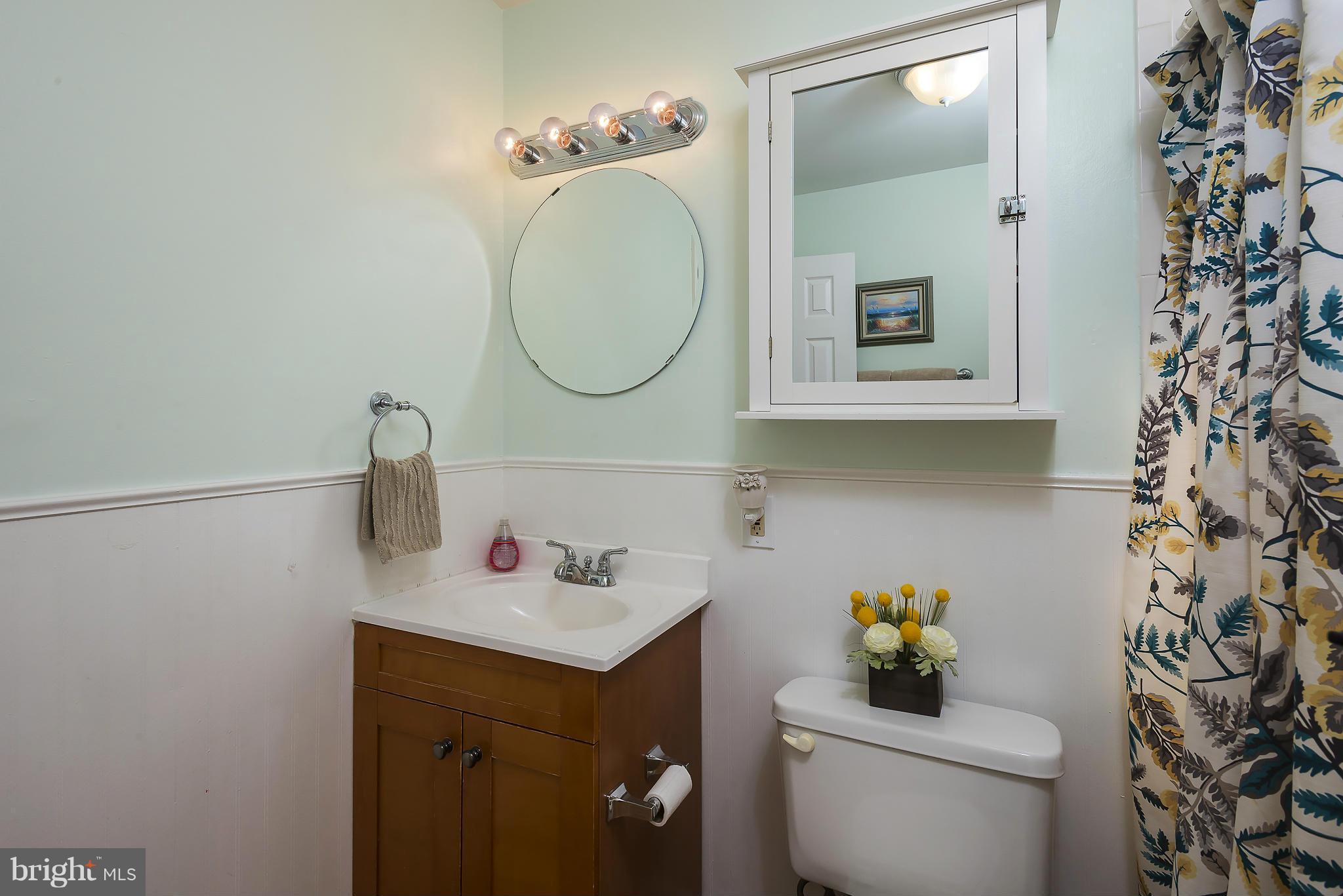 WOODLAND BEACH - Residential