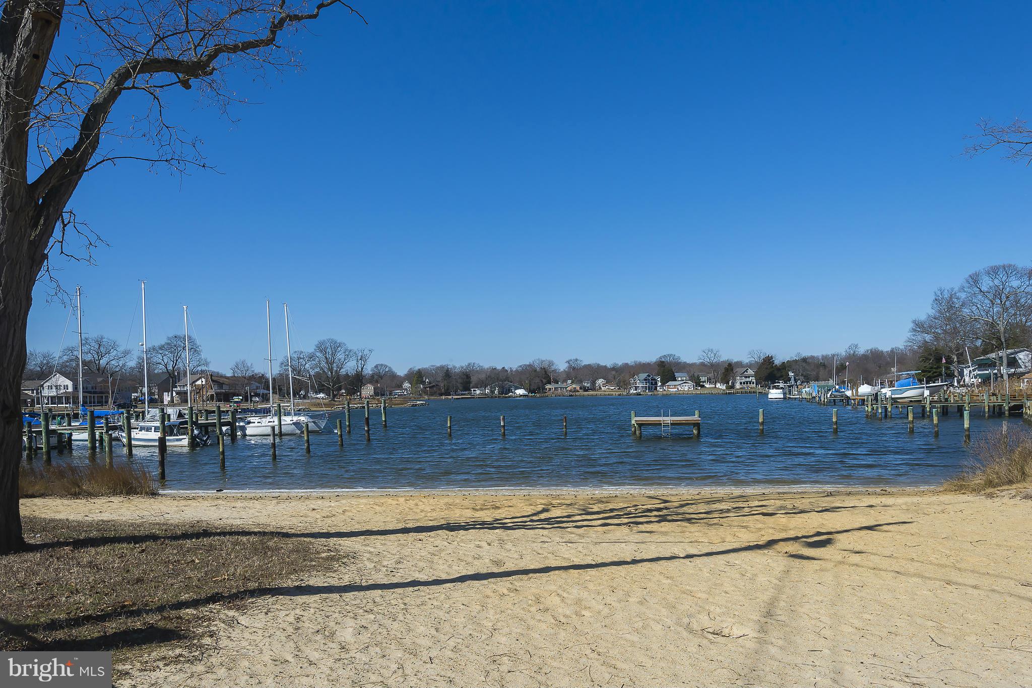 WOODLAND BEACH - Residential