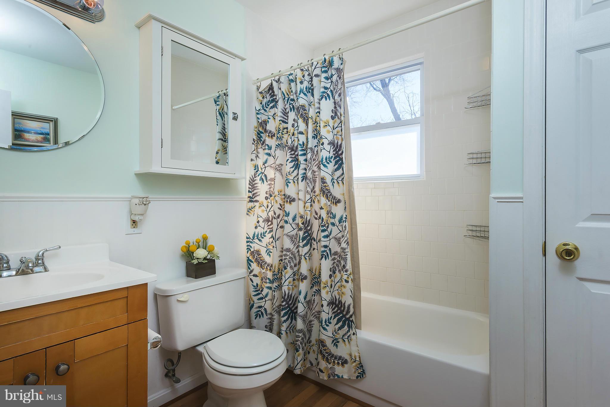 WOODLAND BEACH - Residential