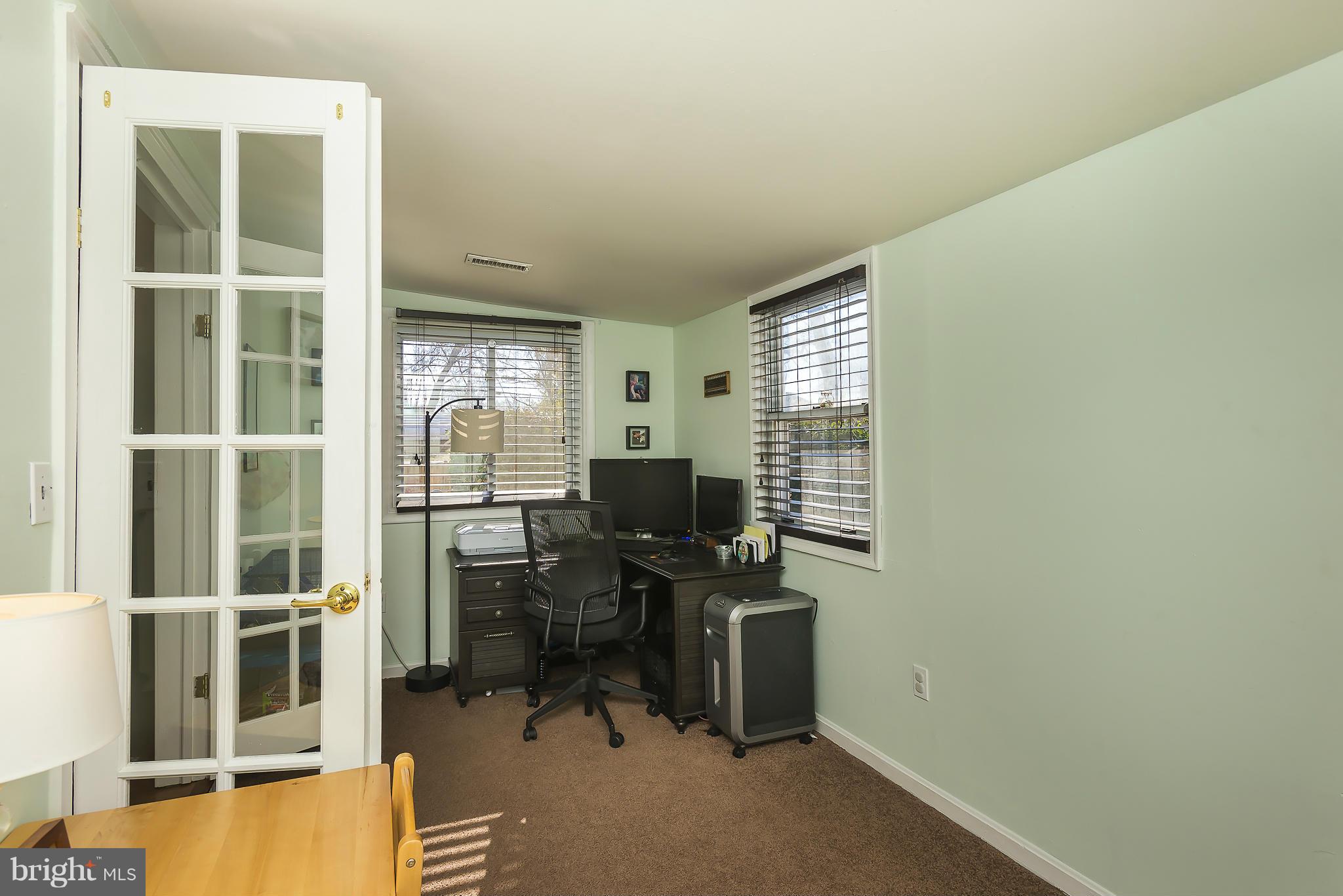 WOODLAND BEACH - Residential