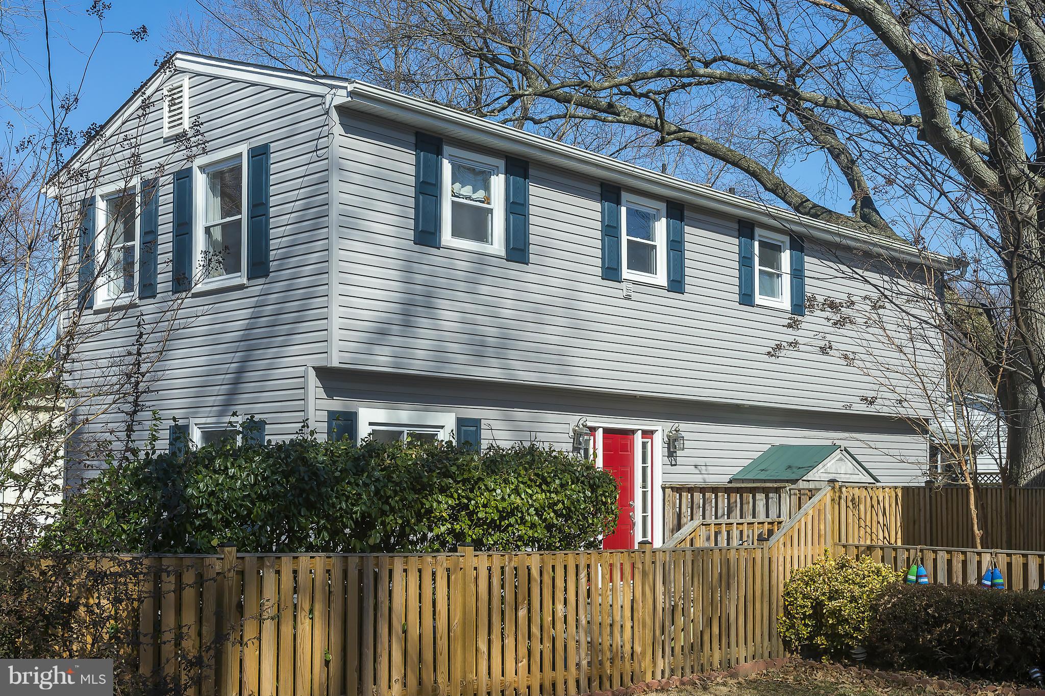 WOODLAND BEACH - Residential