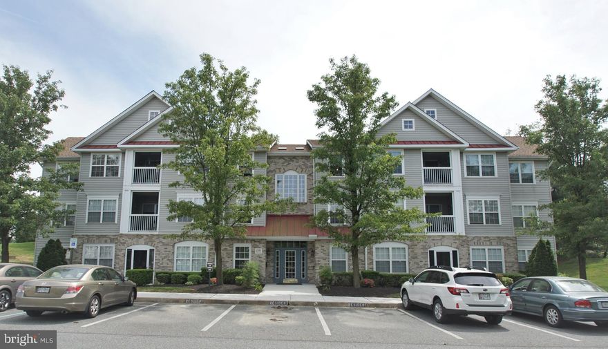 GORGEOUS PENTHOUSE CONDO IN DESIRABLE SPENCEOLA FARMS! ELEVATOR BUILDING w/ SECURITY MAIN ENTRANCE & LOTS OF PRIVATE PARKING. SPACIOUS 2 BEDROOMS, 2 BATHROOMS w/ OPEN FLOOR PLAN, SOARING CEILINGS IN MASTER BEDROOM SUITE w/ WALK-IN CLOSET, LUXURY OWNER S BATH, BRIGHT & SUNNY KITCHEN w/ BREAKFAST BAR, OVERSIZED PANTRY & TONS OF COUNTER SPACE! FORMAL LIVING ROOM w/ GAS FIREPLACE w/ SLIDERS TO SCREENED IN DECK. FORMAL DINING ROOM, LARGE UTILITY ROOM w/ WASHER/DRYER, CLOSE TO DOWN-TOWN BEL AIR!