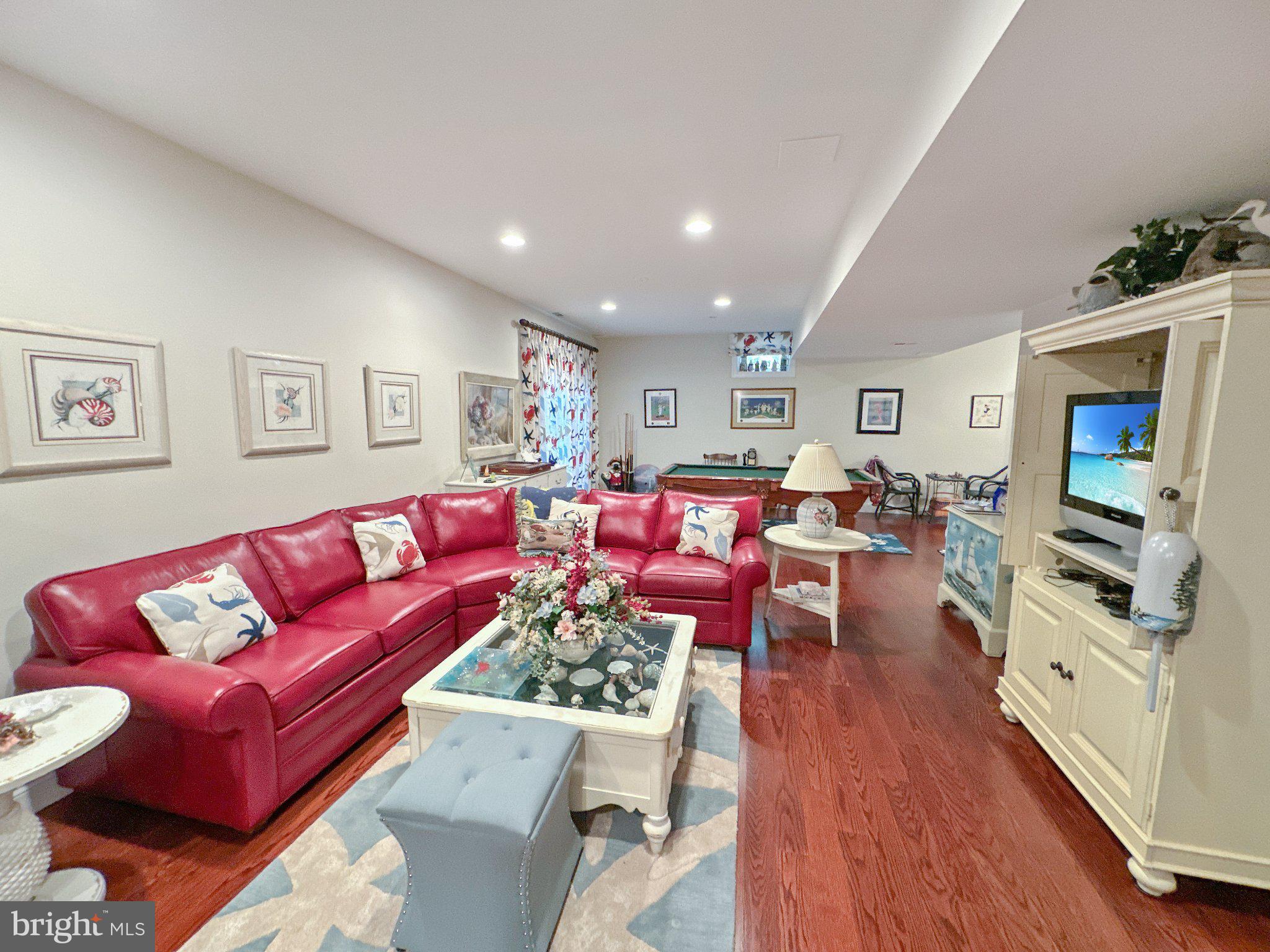 FARMINGTON VILLAGE - Residential