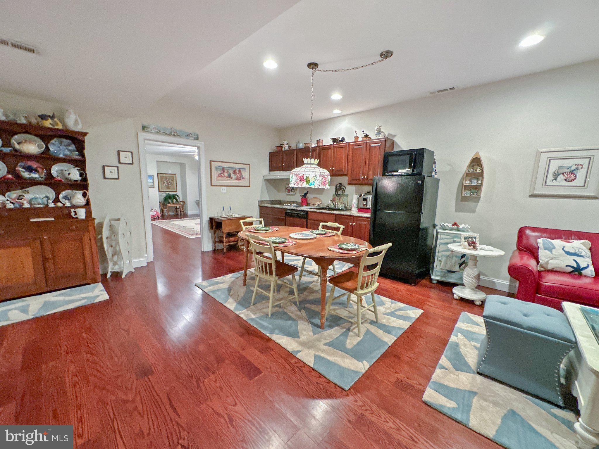FARMINGTON VILLAGE - Residential