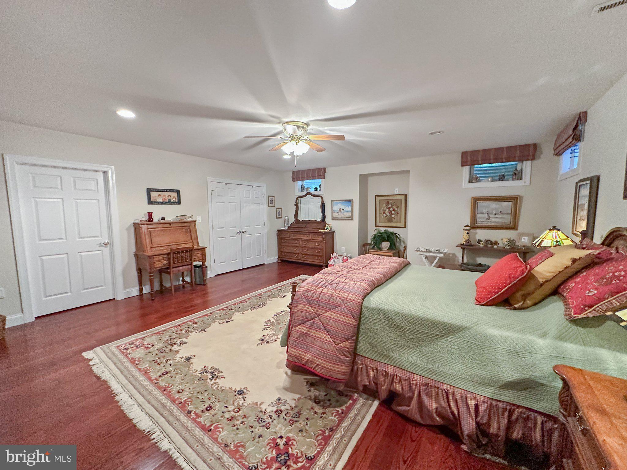 FARMINGTON VILLAGE - Residential
