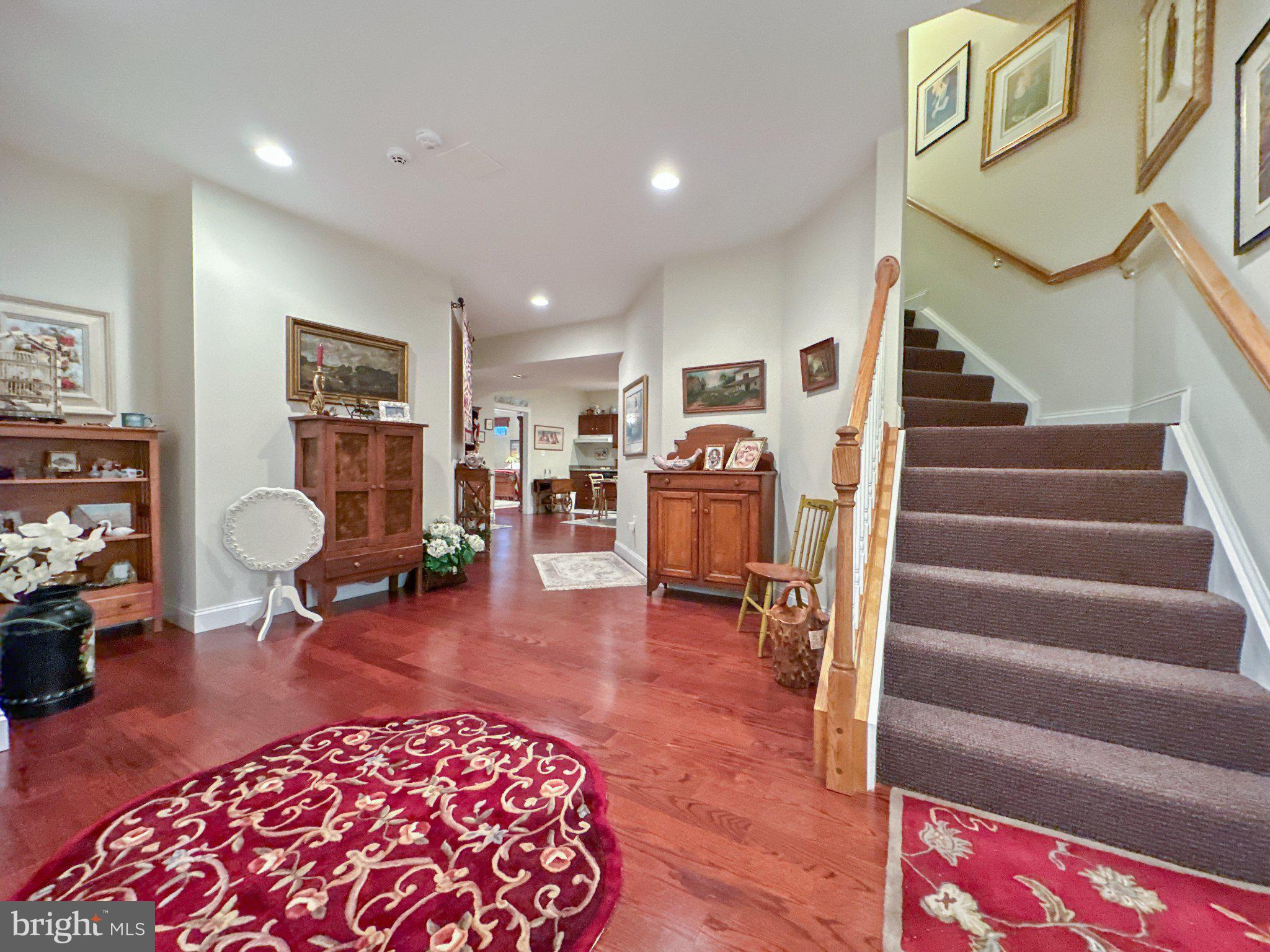 FARMINGTON VILLAGE - Residential