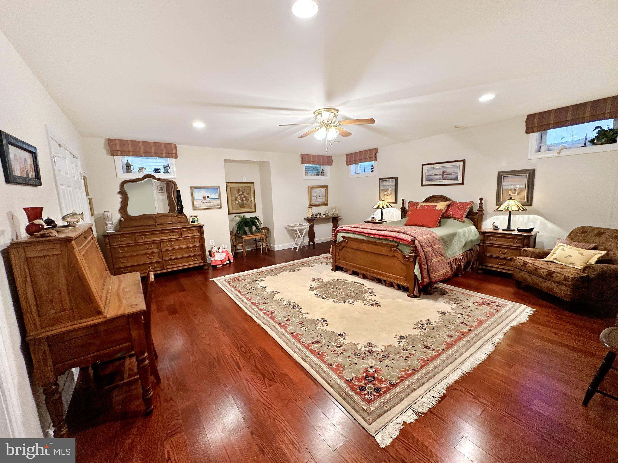 FARMINGTON VILLAGE - Residential