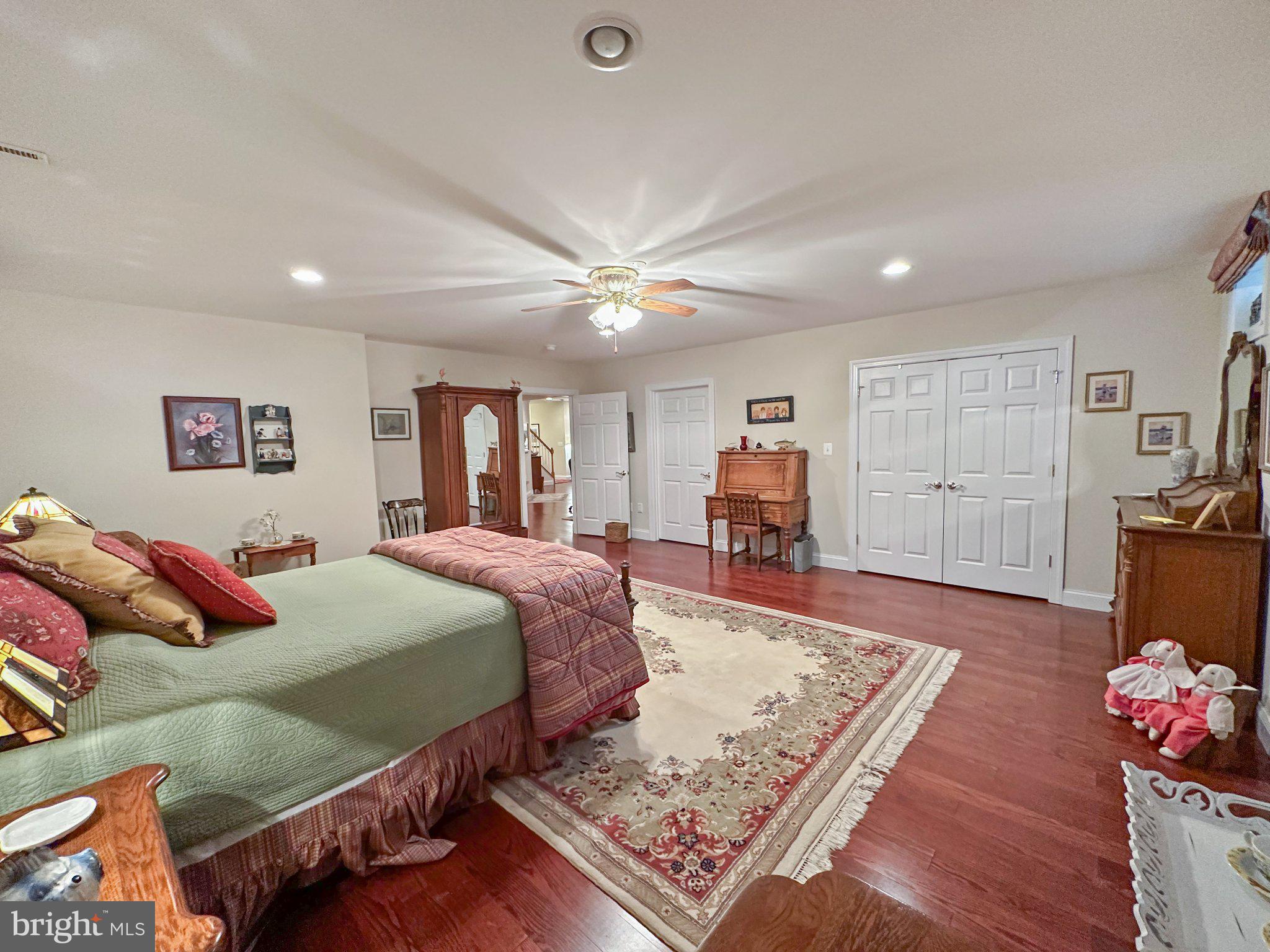 FARMINGTON VILLAGE - Residential