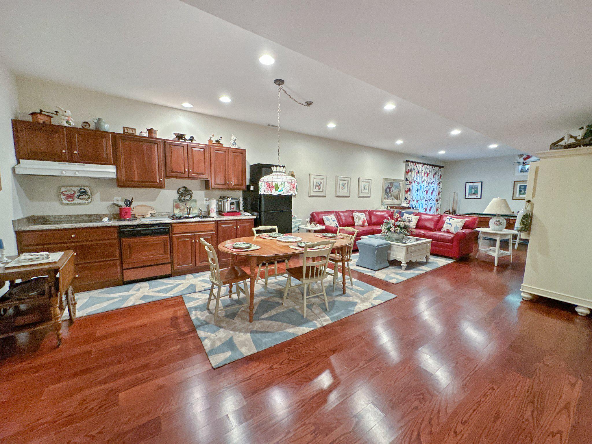 FARMINGTON VILLAGE - Residential