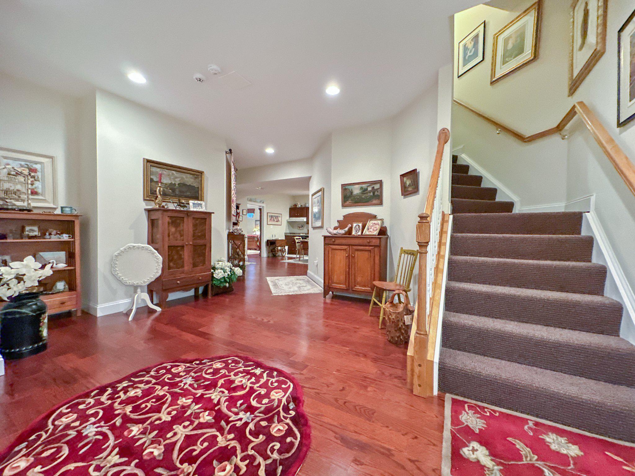 FARMINGTON VILLAGE - Residential