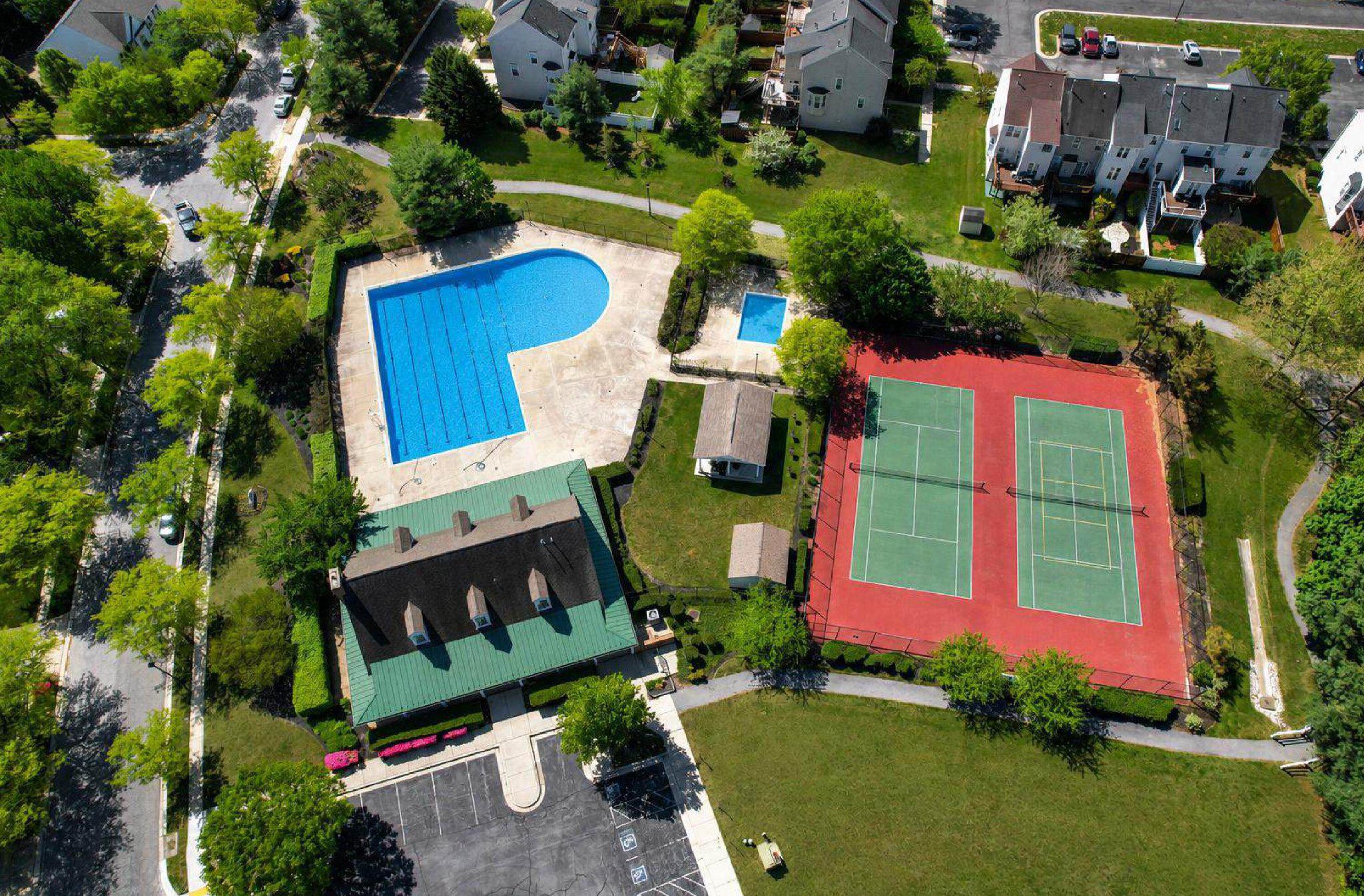 FARMINGTON VILLAGE - Residential
