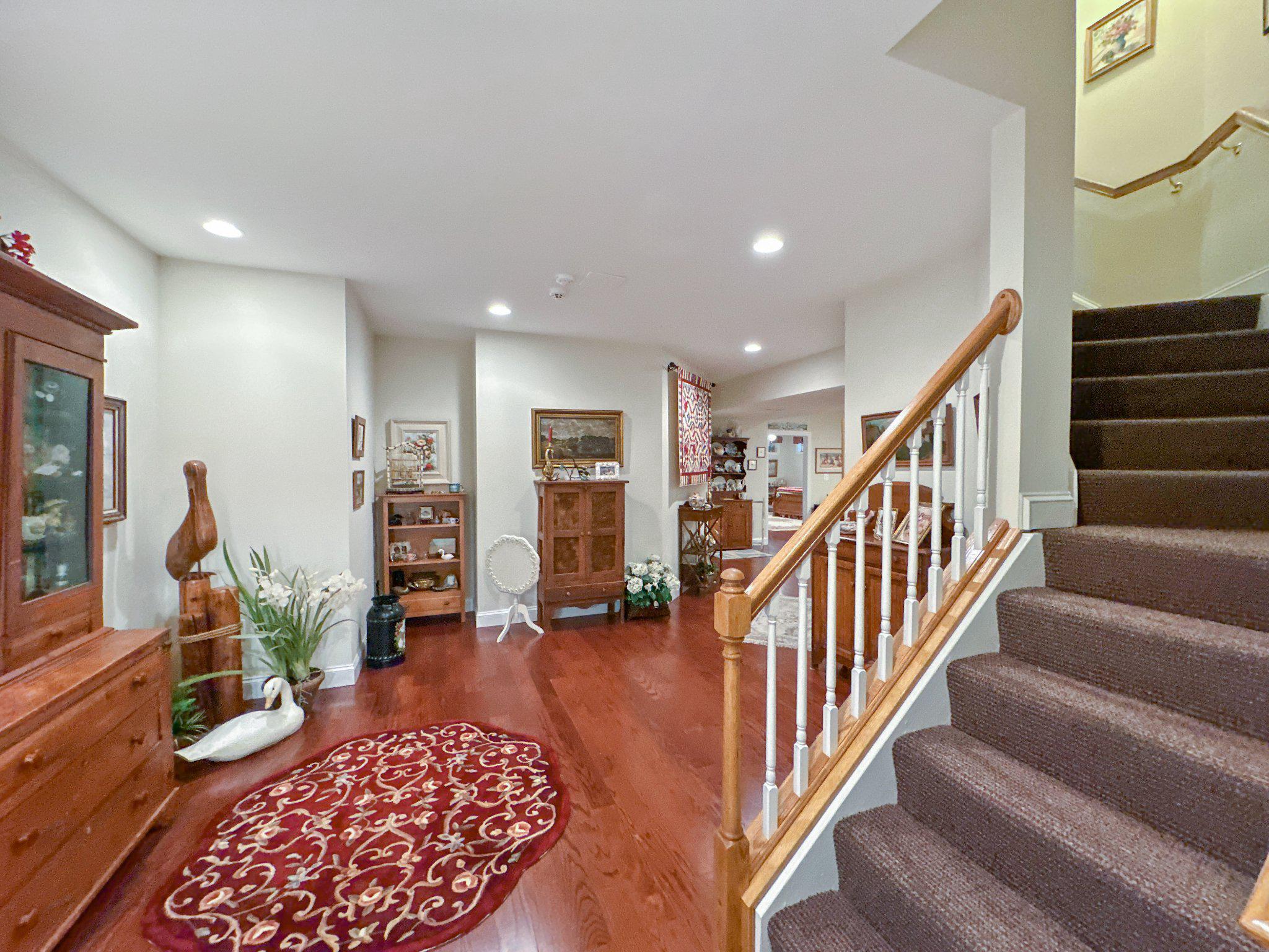 FARMINGTON VILLAGE - Residential