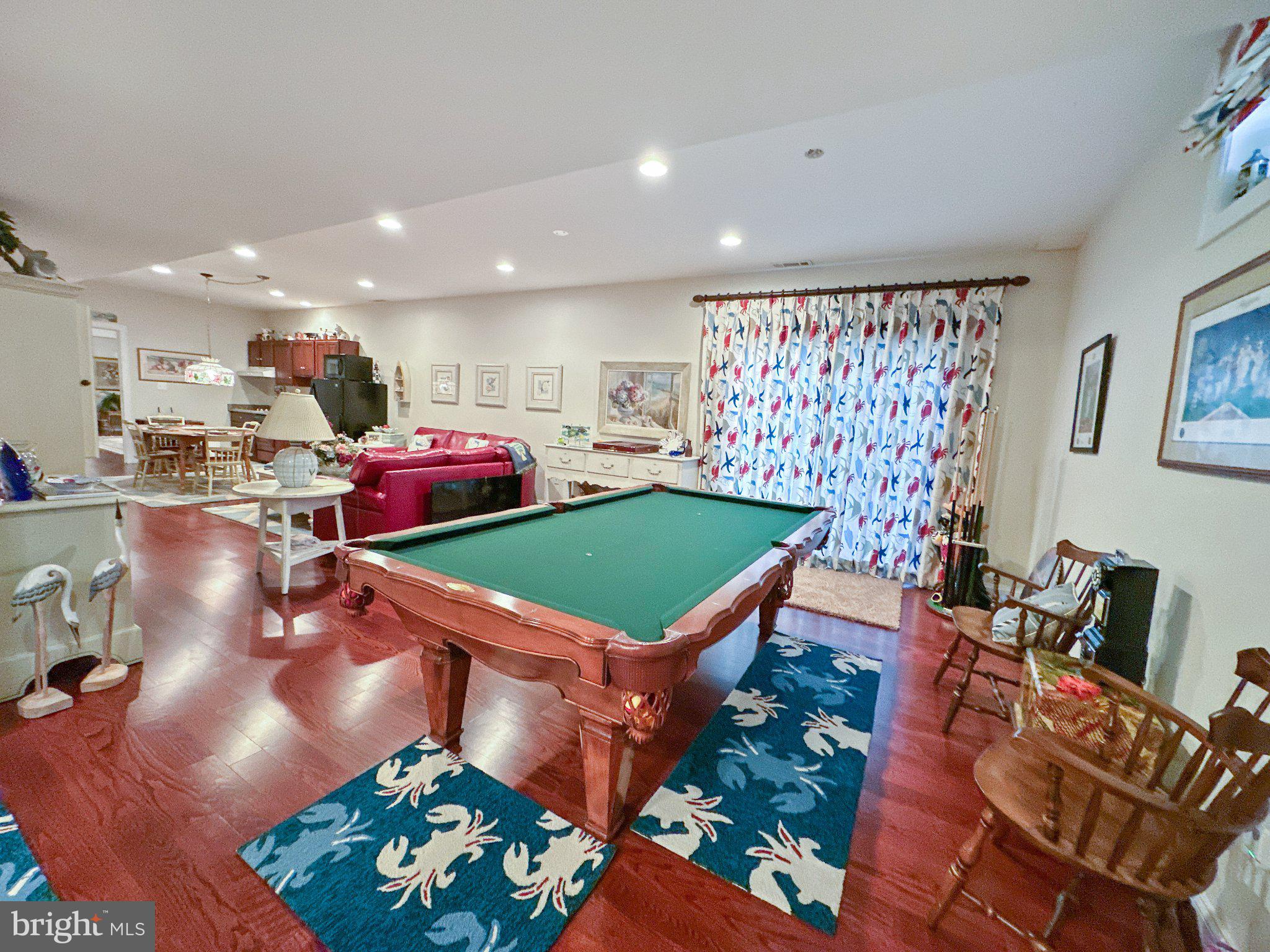 FARMINGTON VILLAGE - Residential