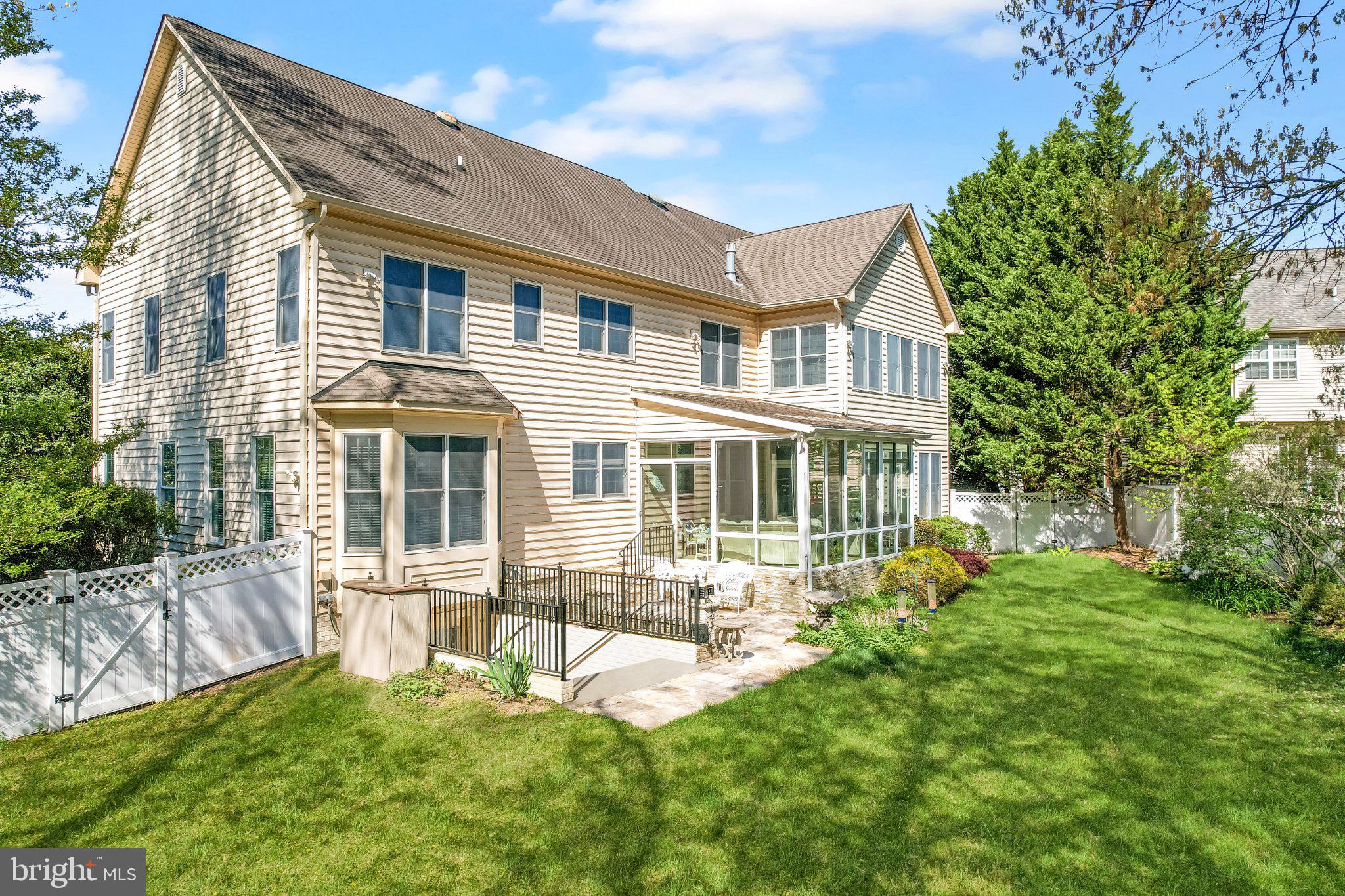 FARMINGTON VILLAGE - Residential
