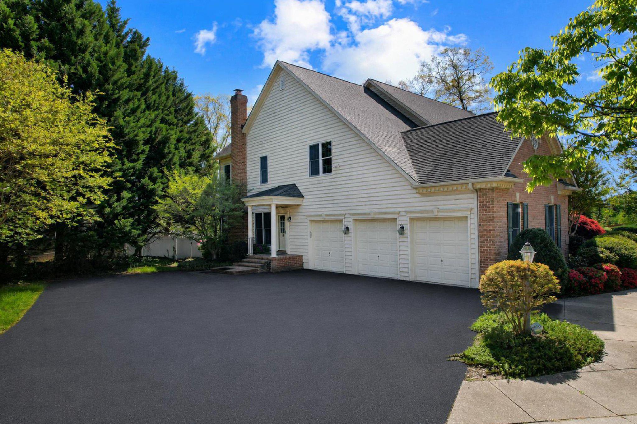 FARMINGTON VILLAGE - Residential