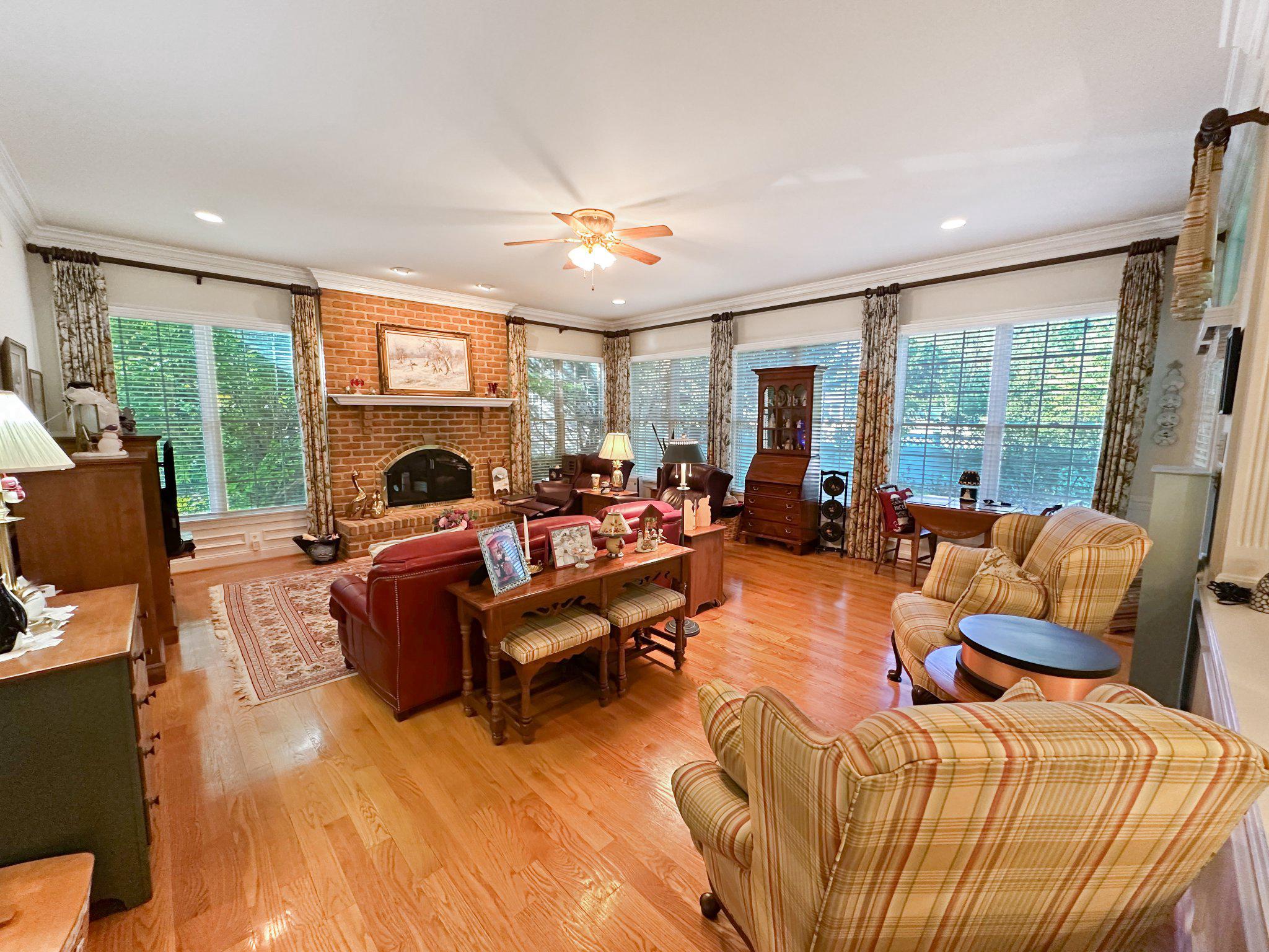 FARMINGTON VILLAGE - Residential
