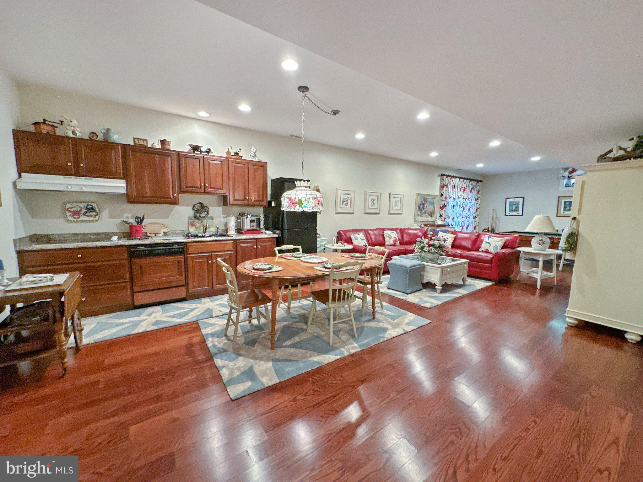 FARMINGTON VILLAGE - Residential