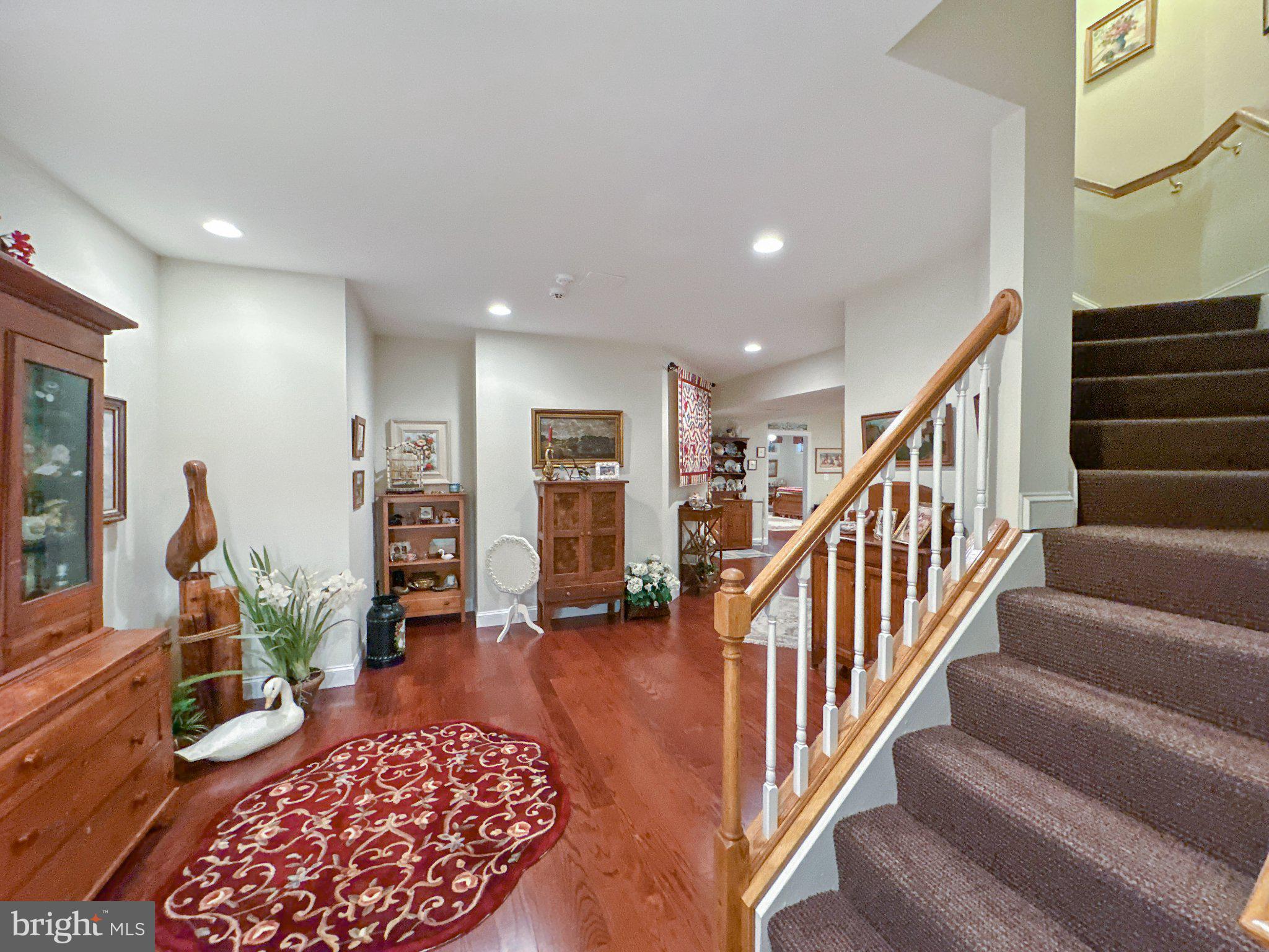FARMINGTON VILLAGE - Residential