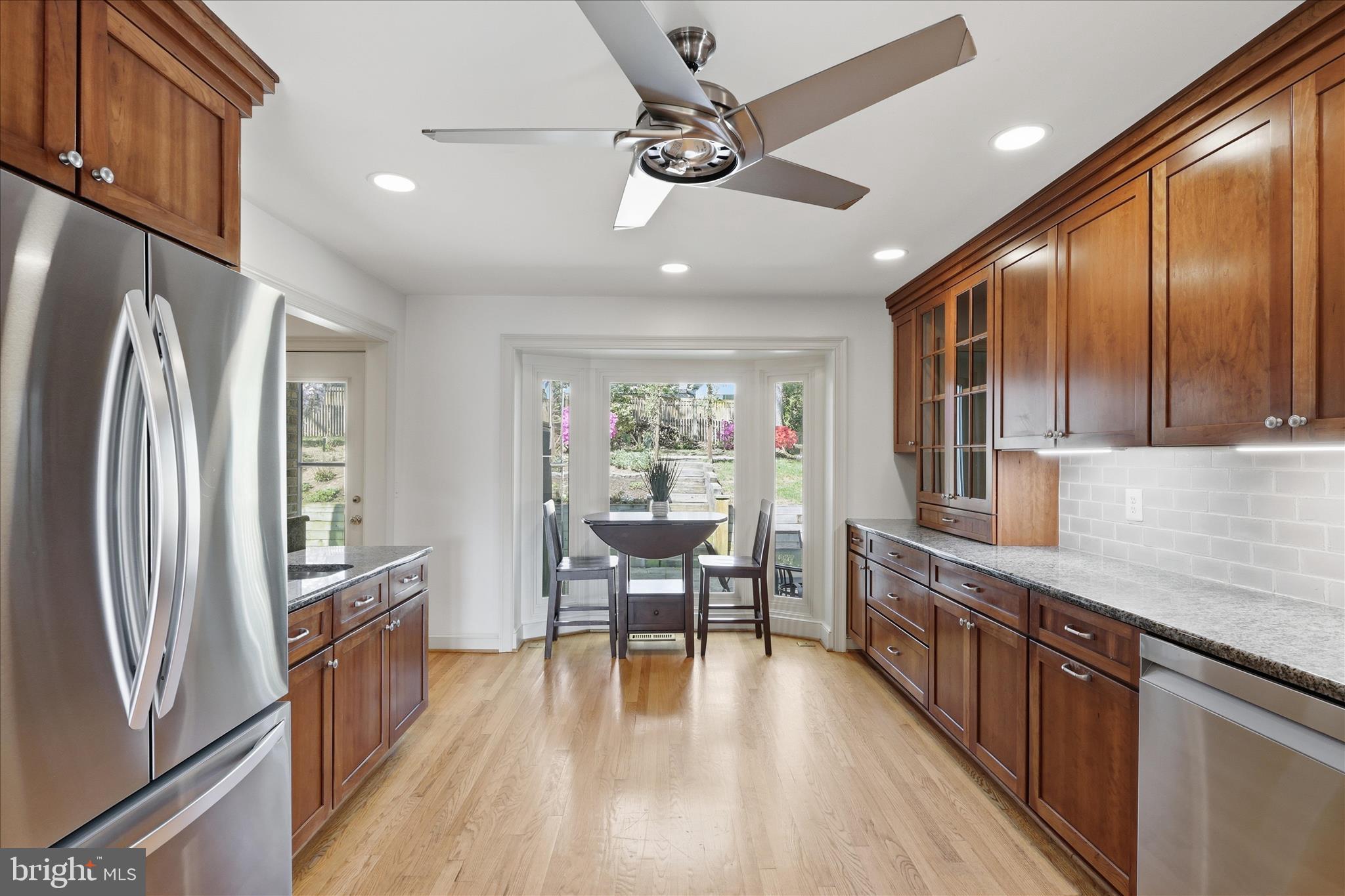 KINGS MANOR - Residential