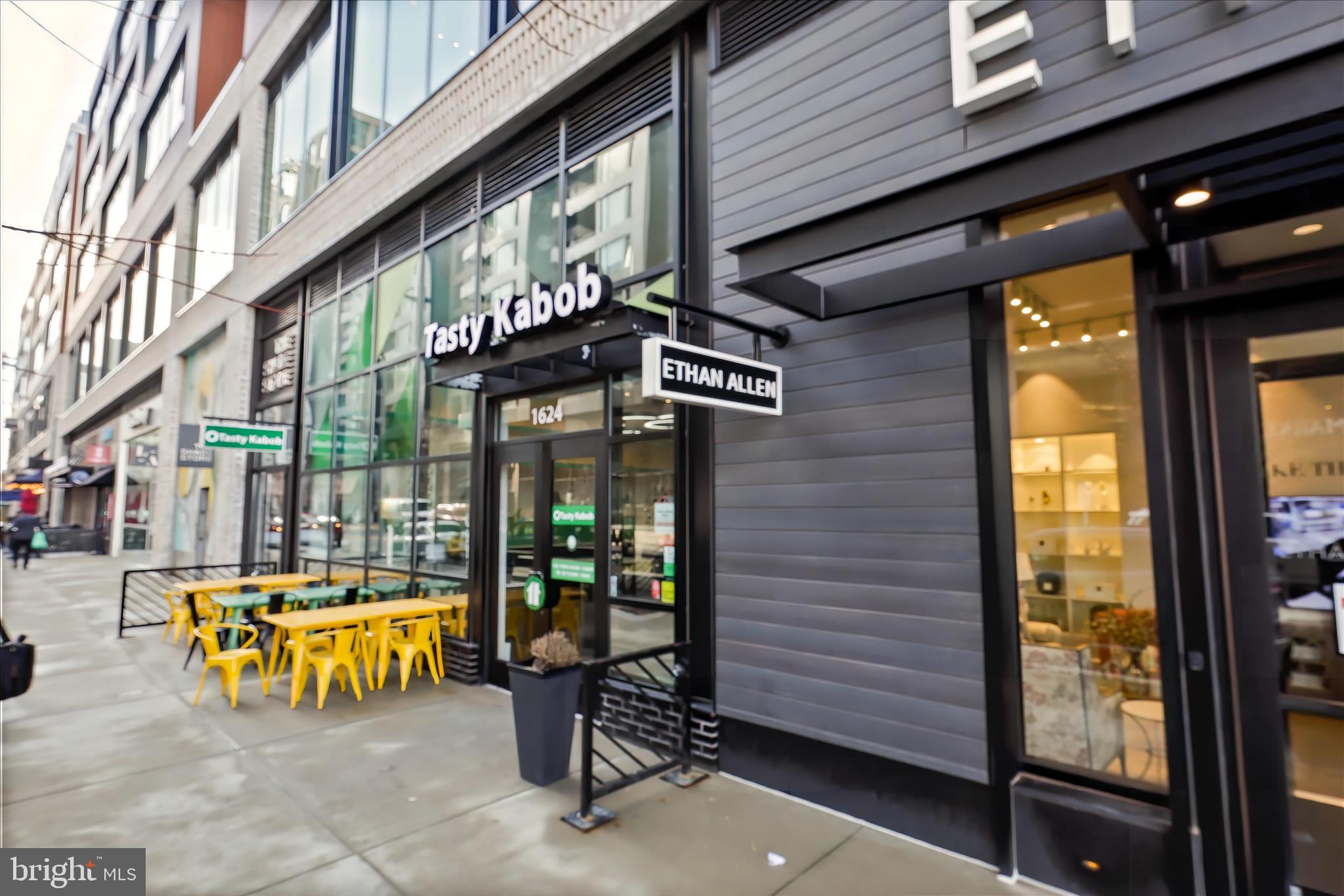 KINGS MANOR - Residential