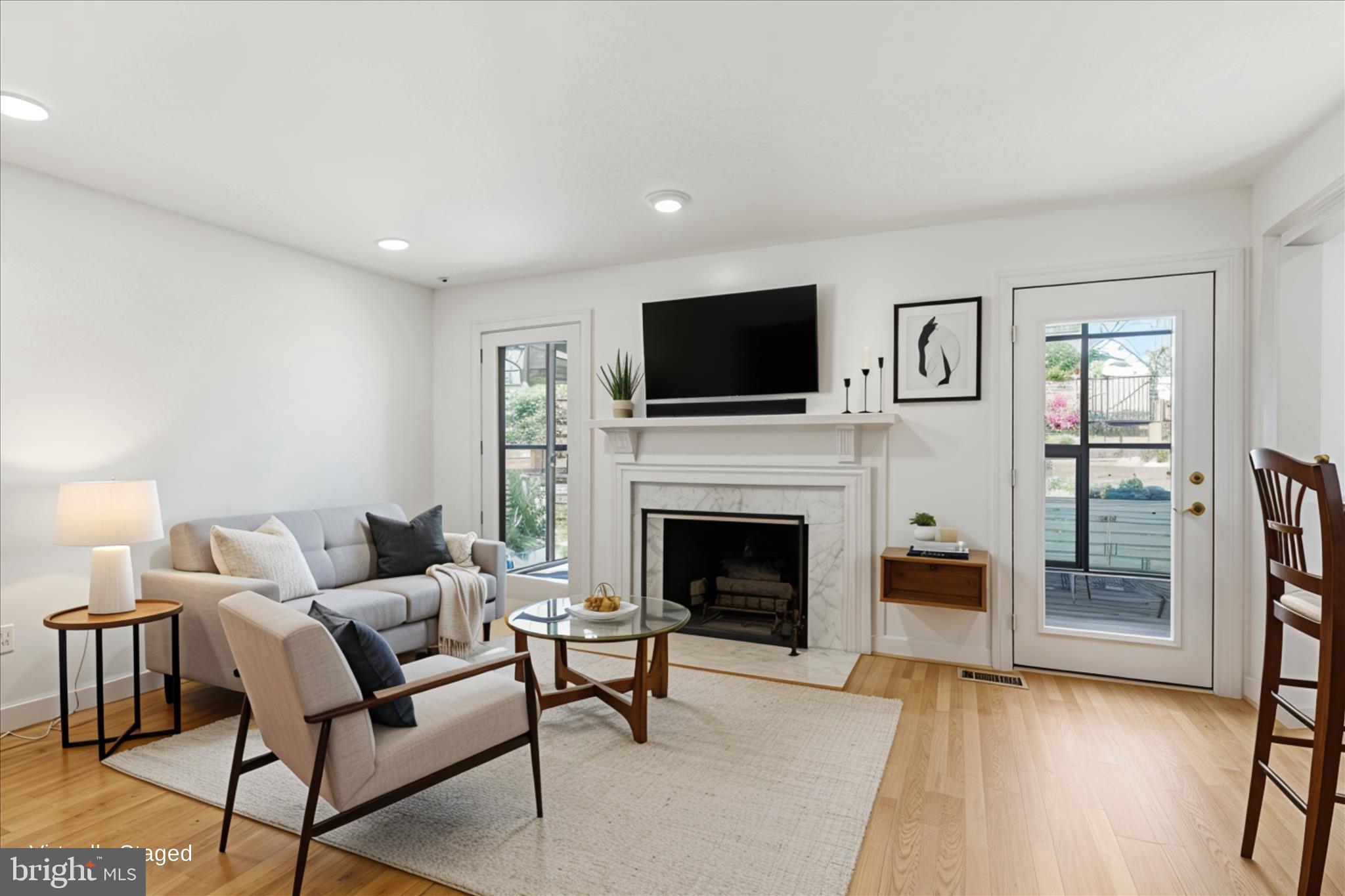 KINGS MANOR - Residential