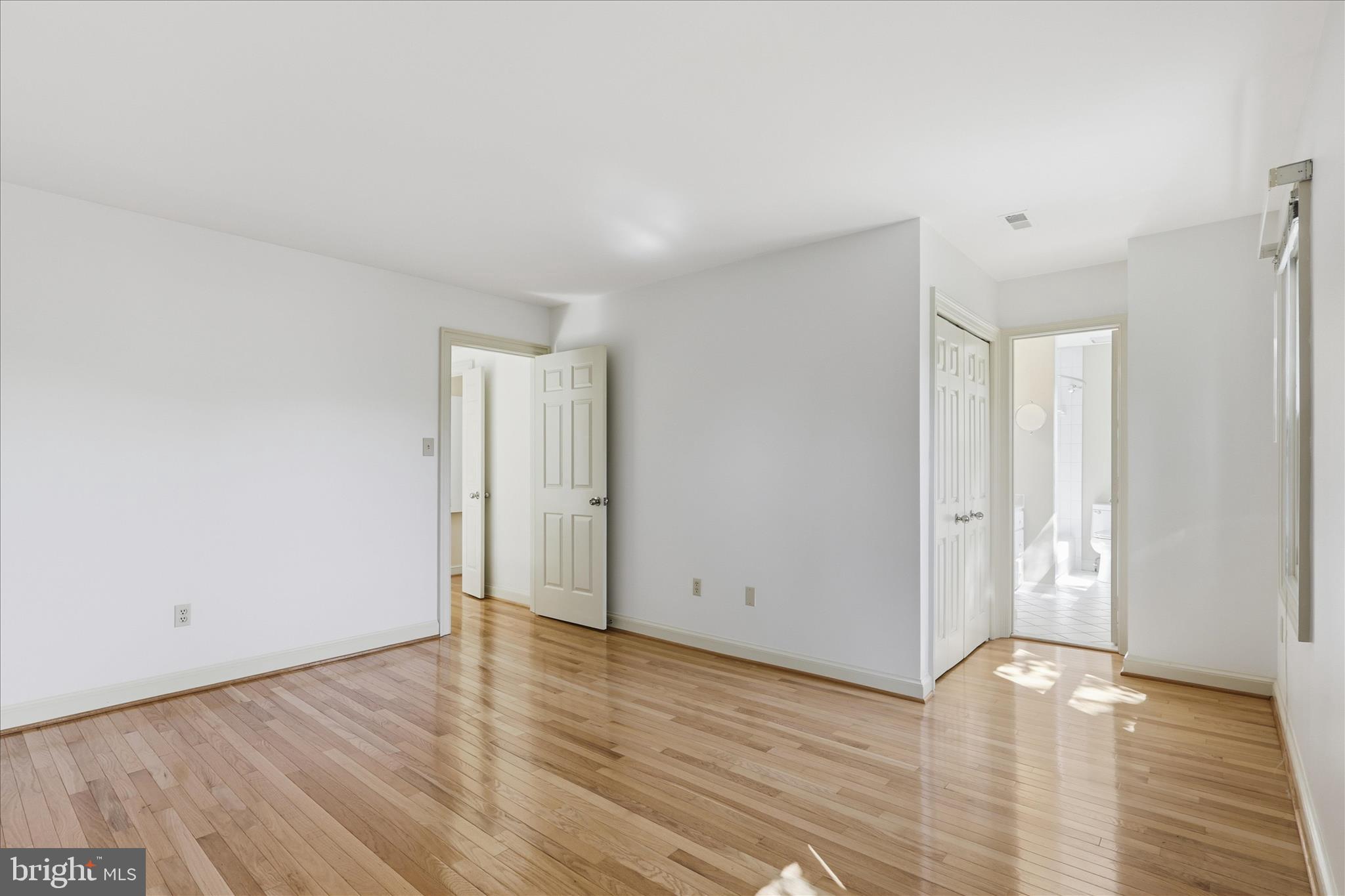 KINGS MANOR - Residential