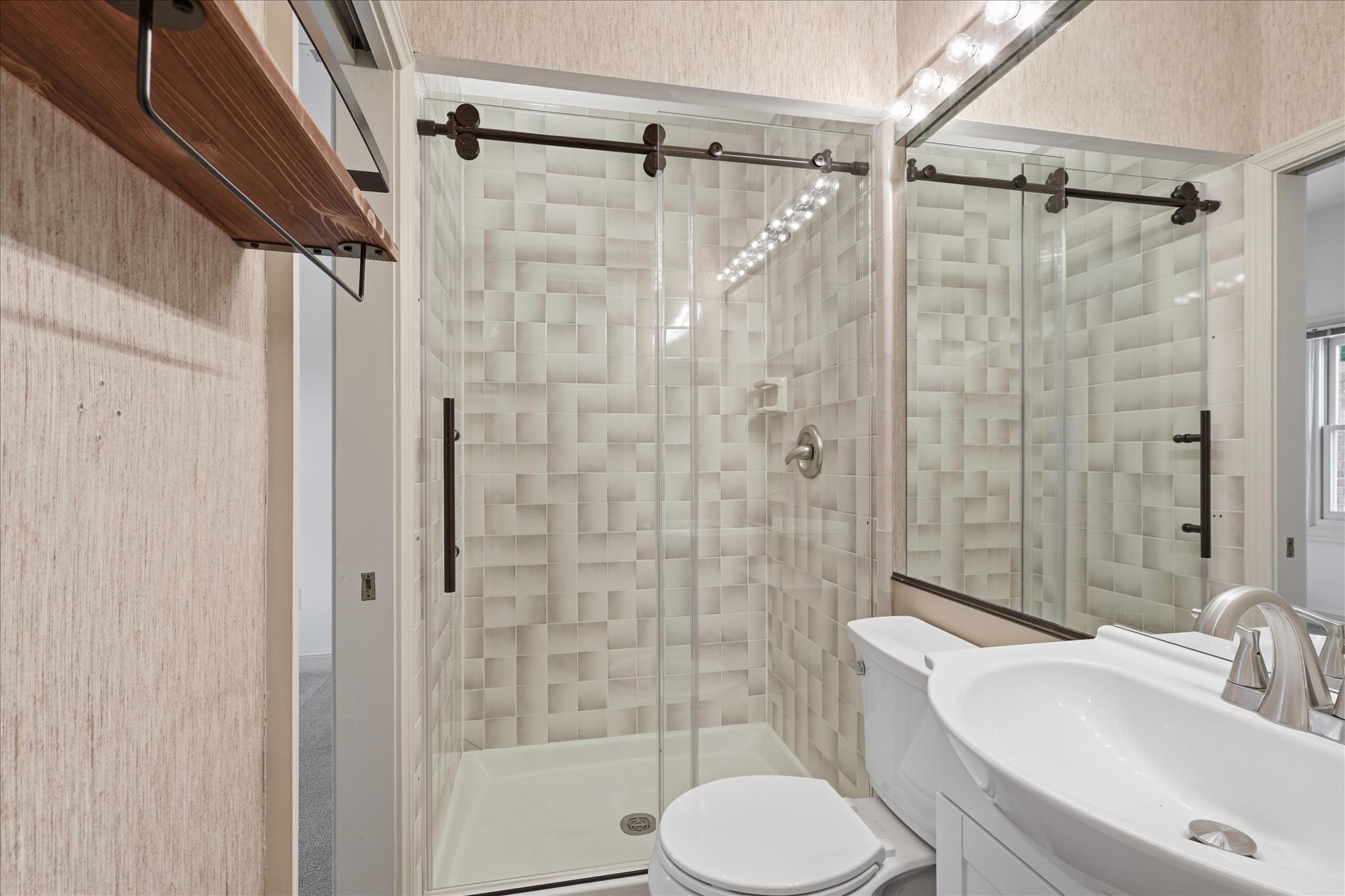 KINGS MANOR - Residential