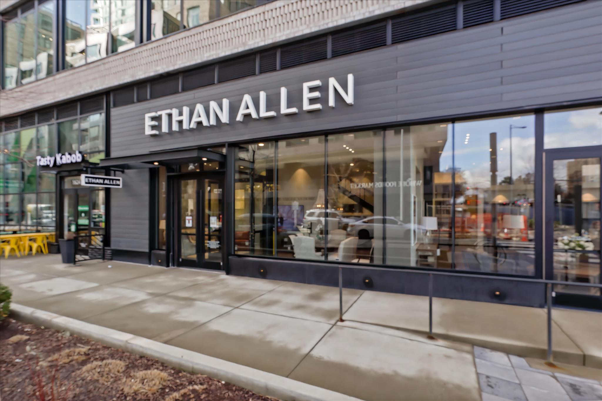 KINGS MANOR - Residential