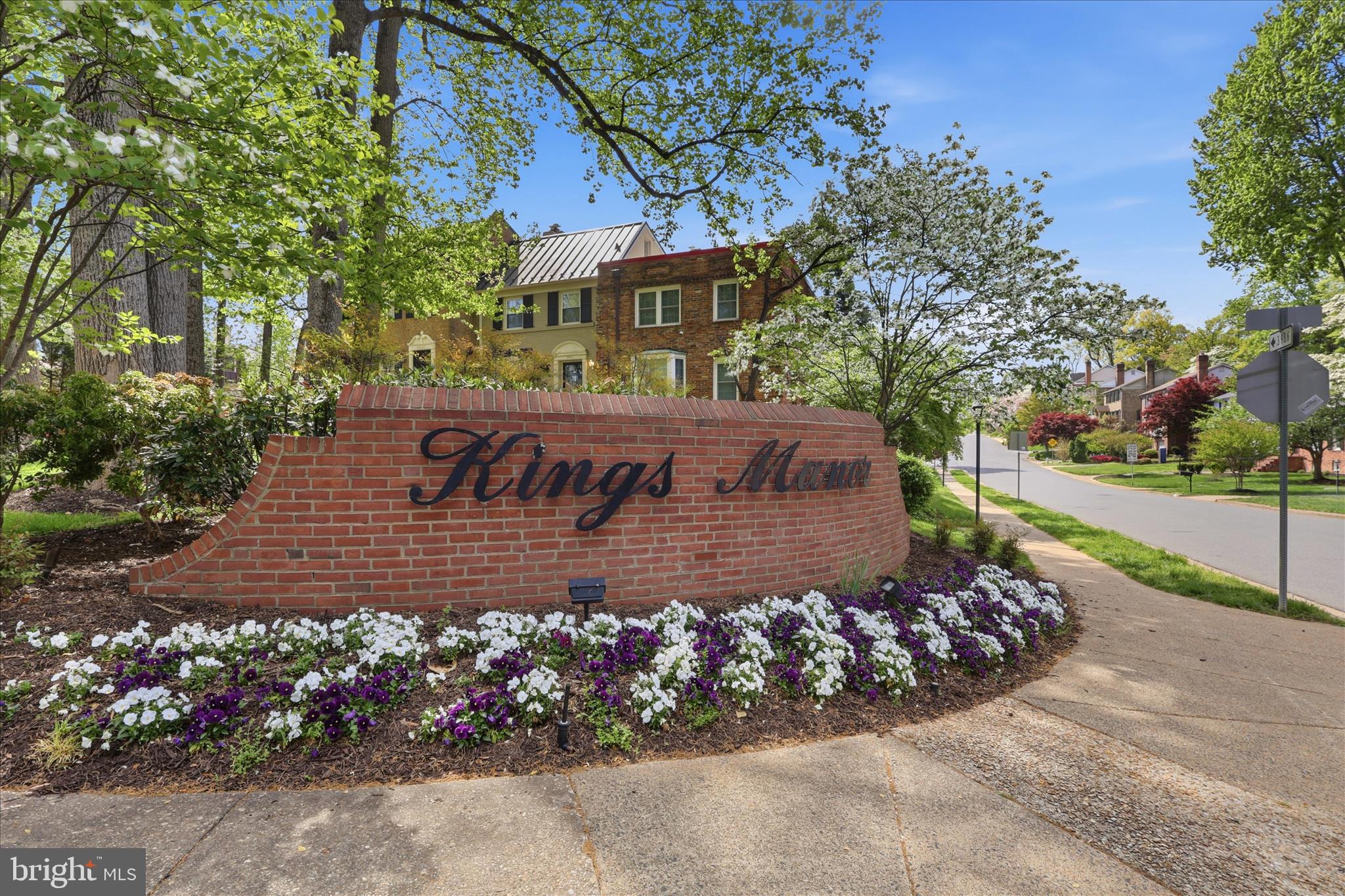 KINGS MANOR - Residential
