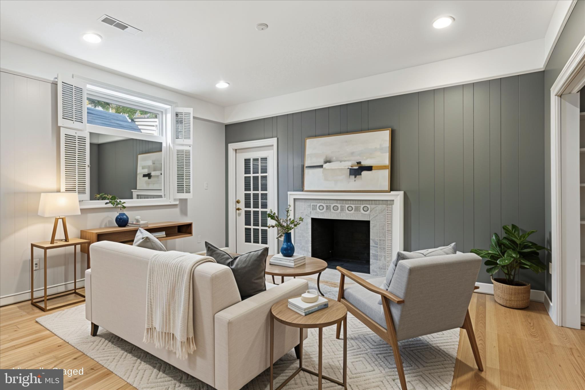 KINGS MANOR - Residential