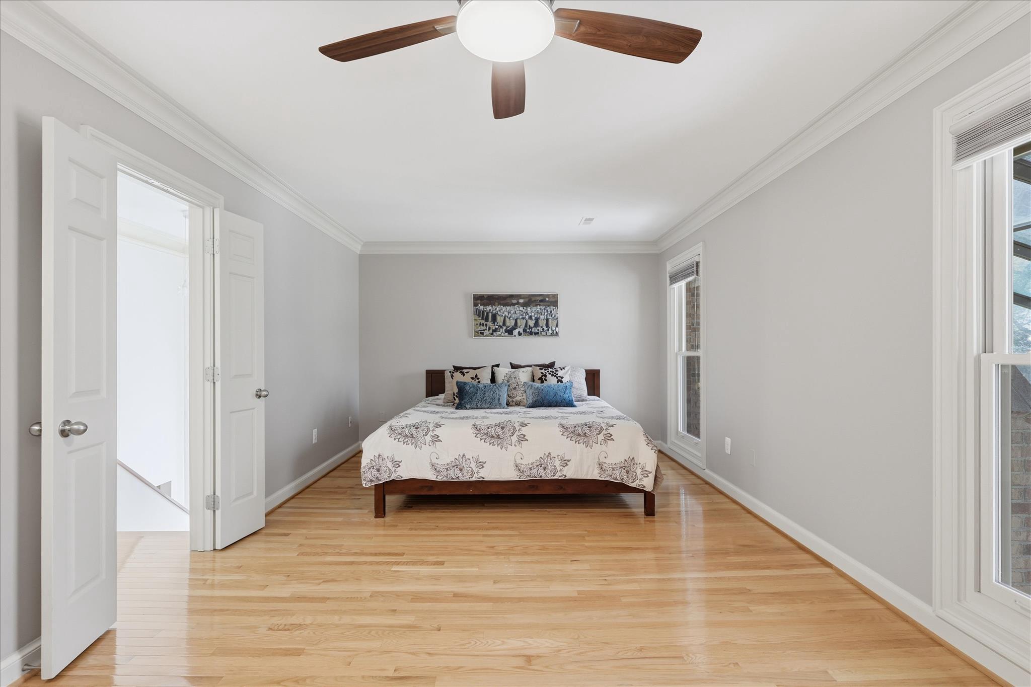 KINGS MANOR - Residential