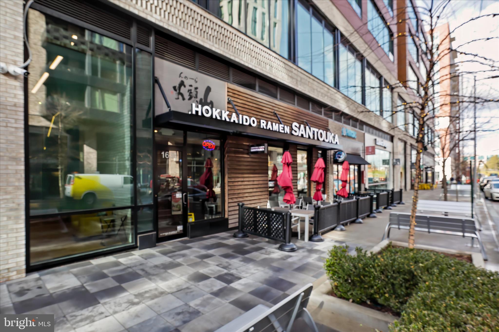 KINGS MANOR - Residential