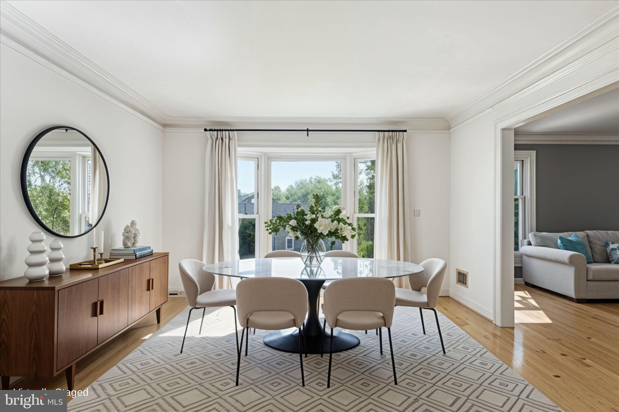 KINGS MANOR - Residential