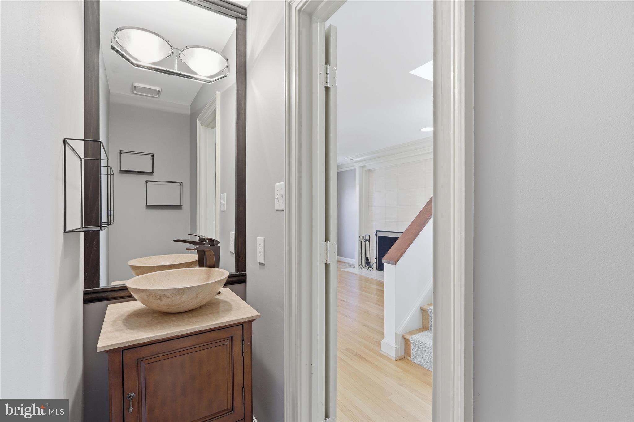 KINGS MANOR - Residential