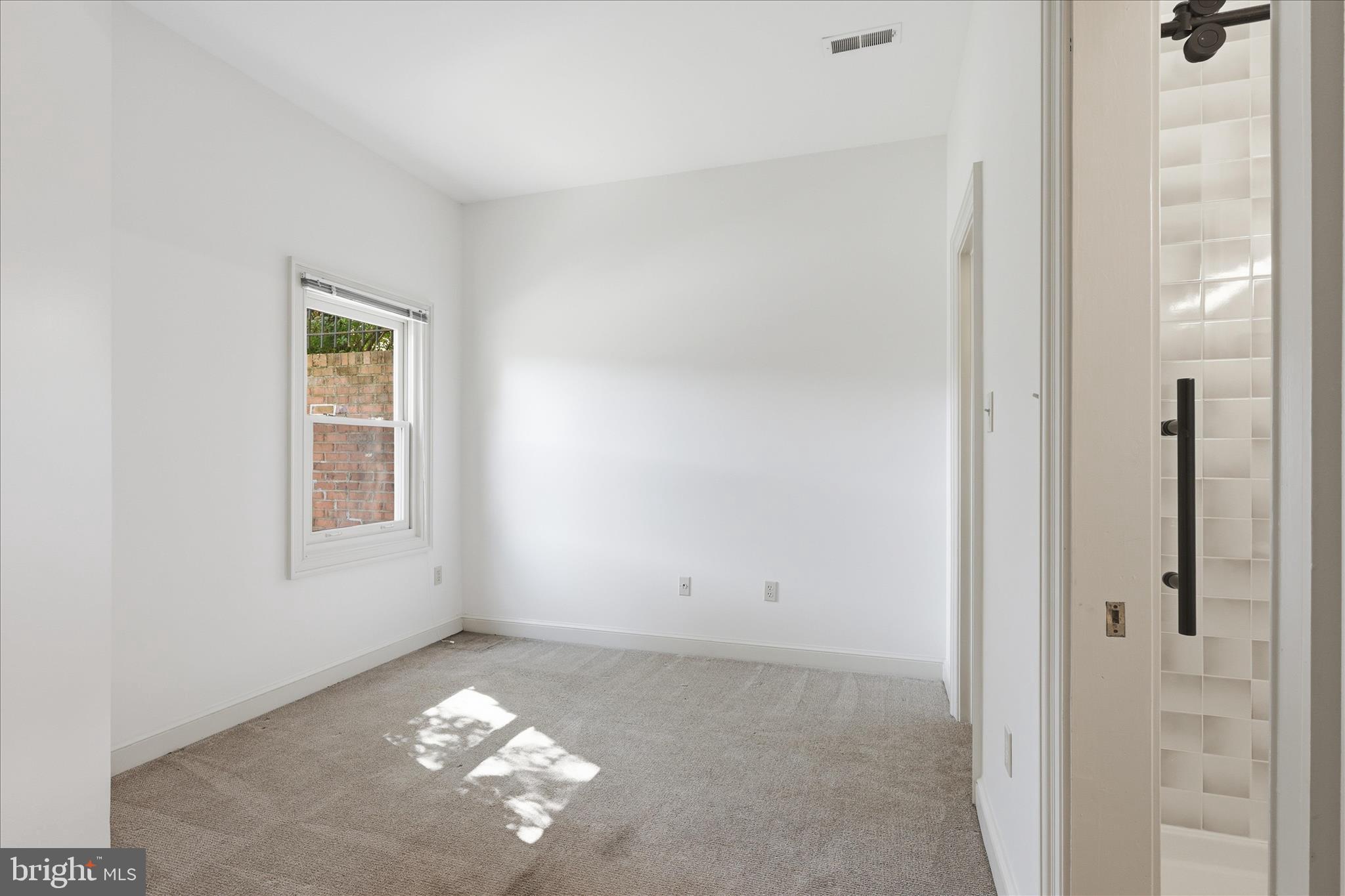 KINGS MANOR - Residential