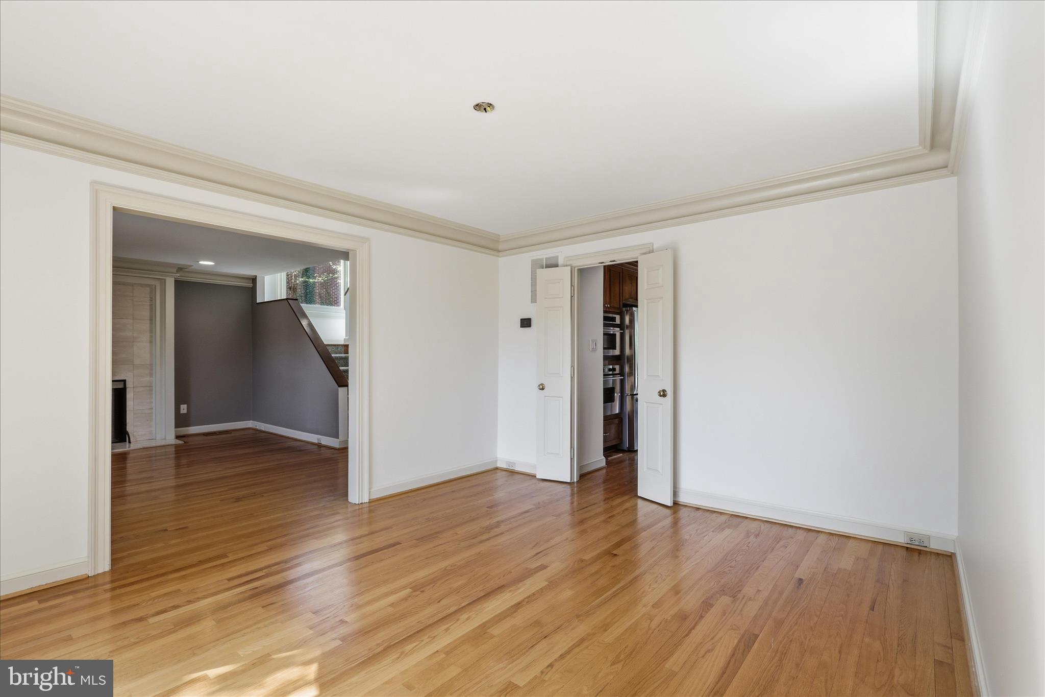 KINGS MANOR - Residential