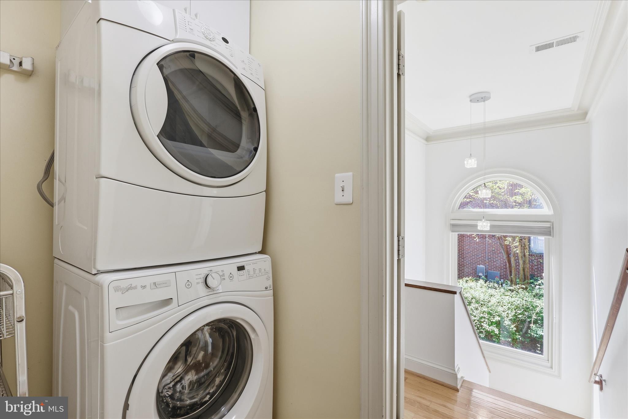 KINGS MANOR - Residential