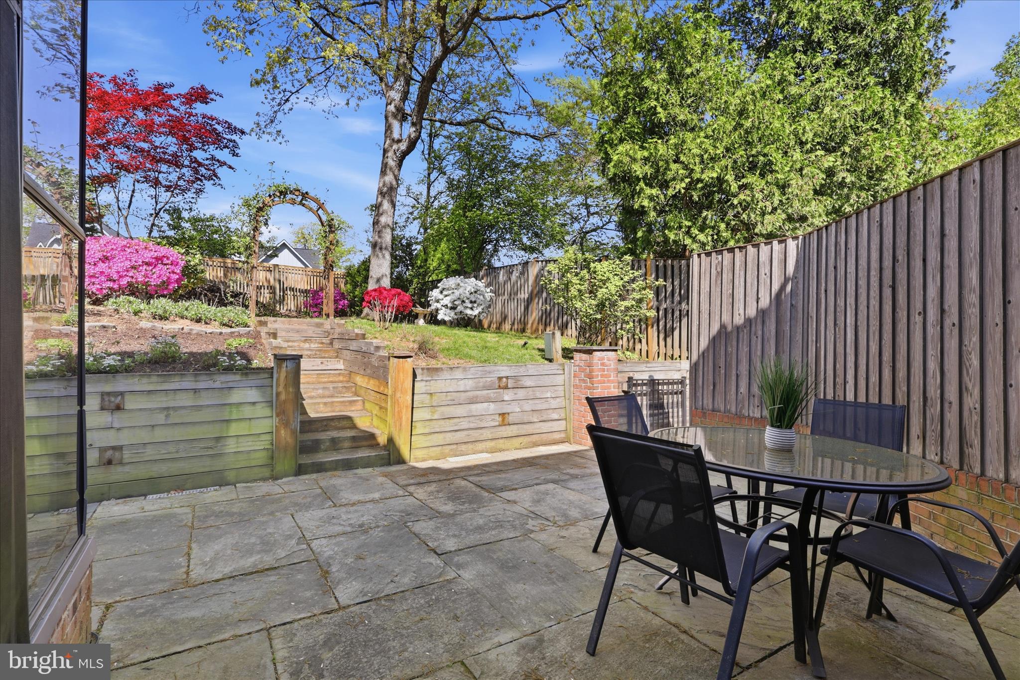 KINGS MANOR - Residential