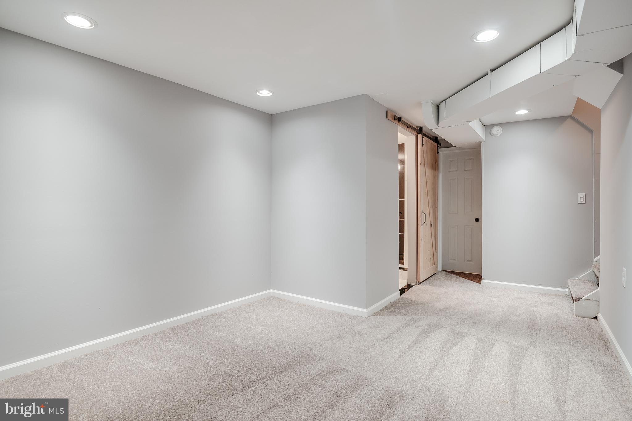 KIRBY HILL - Residential