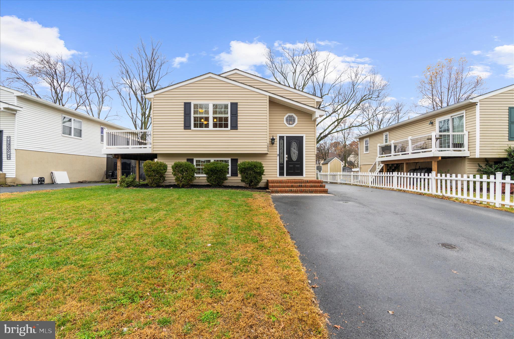 1609 ANNAPOLIS DRIVE