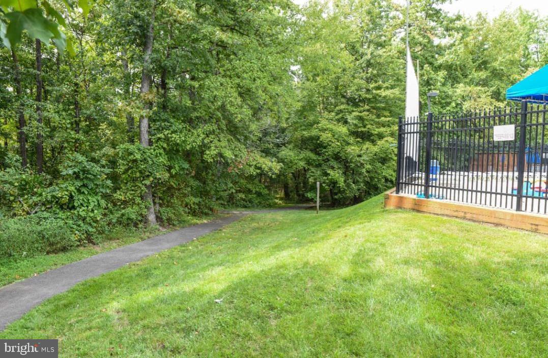 CENTREVILLE GREEN - Residential Lease