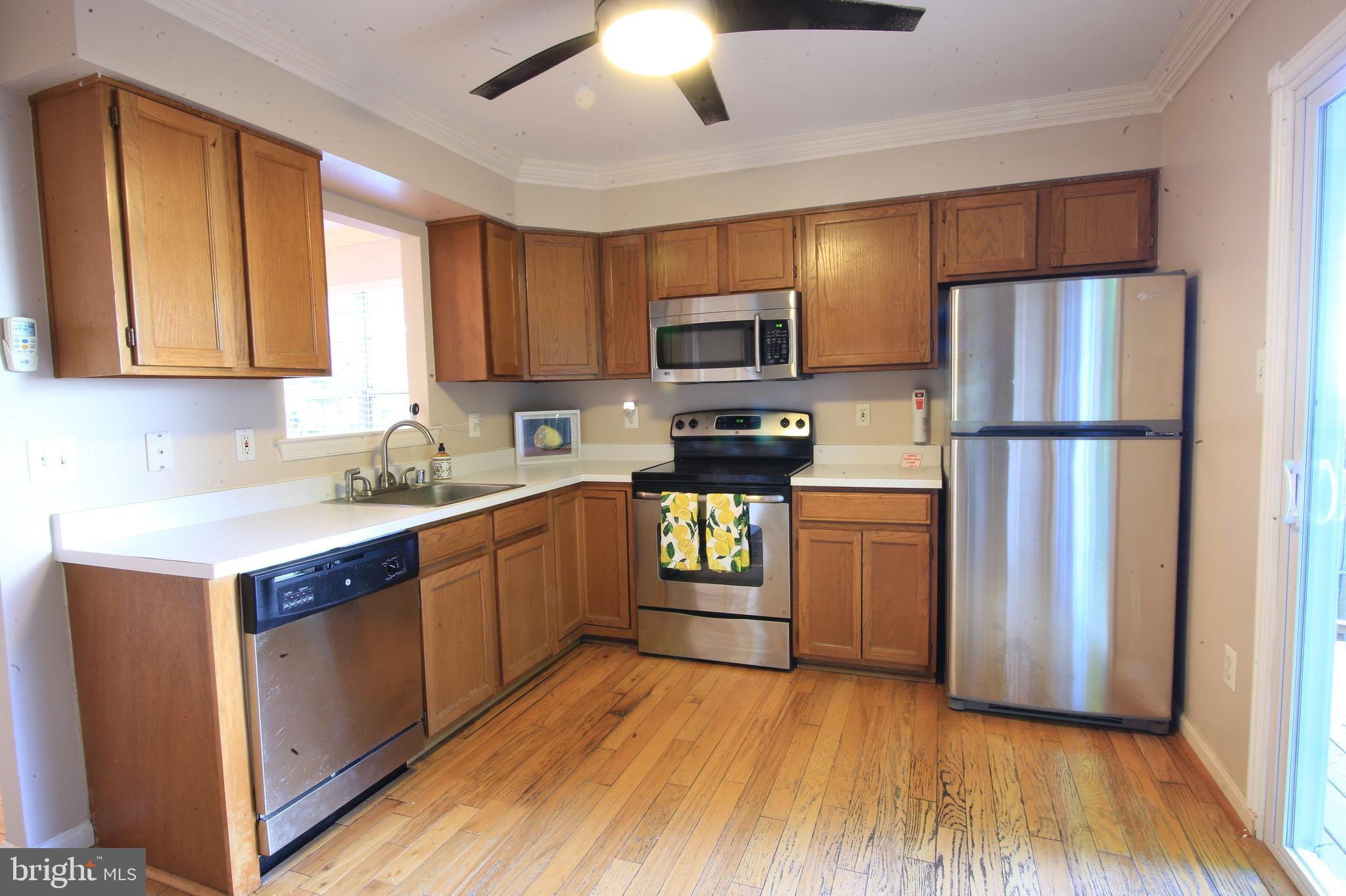 CENTREVILLE GREEN - Residential Lease